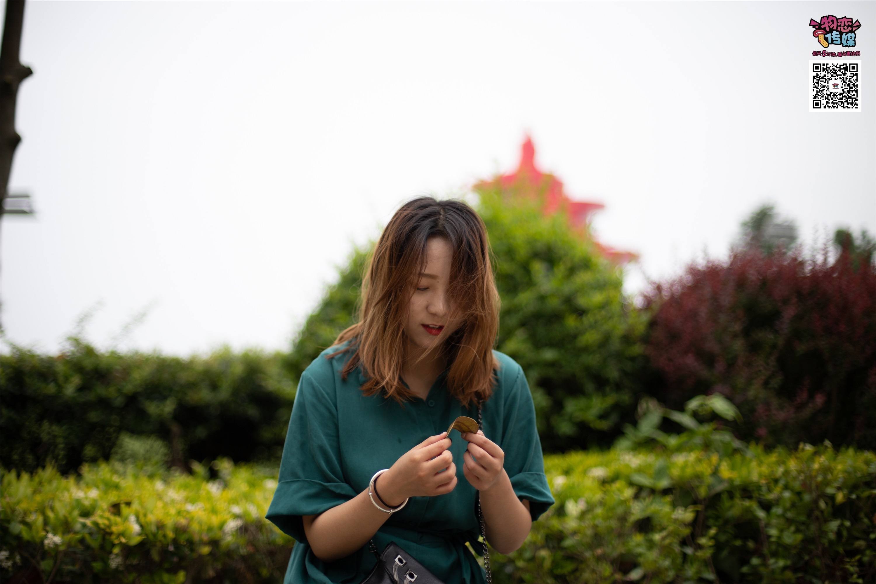 物恋传媒 No.019 地道的青岛小姐姐哦,白色板鞋搭配白色船袜