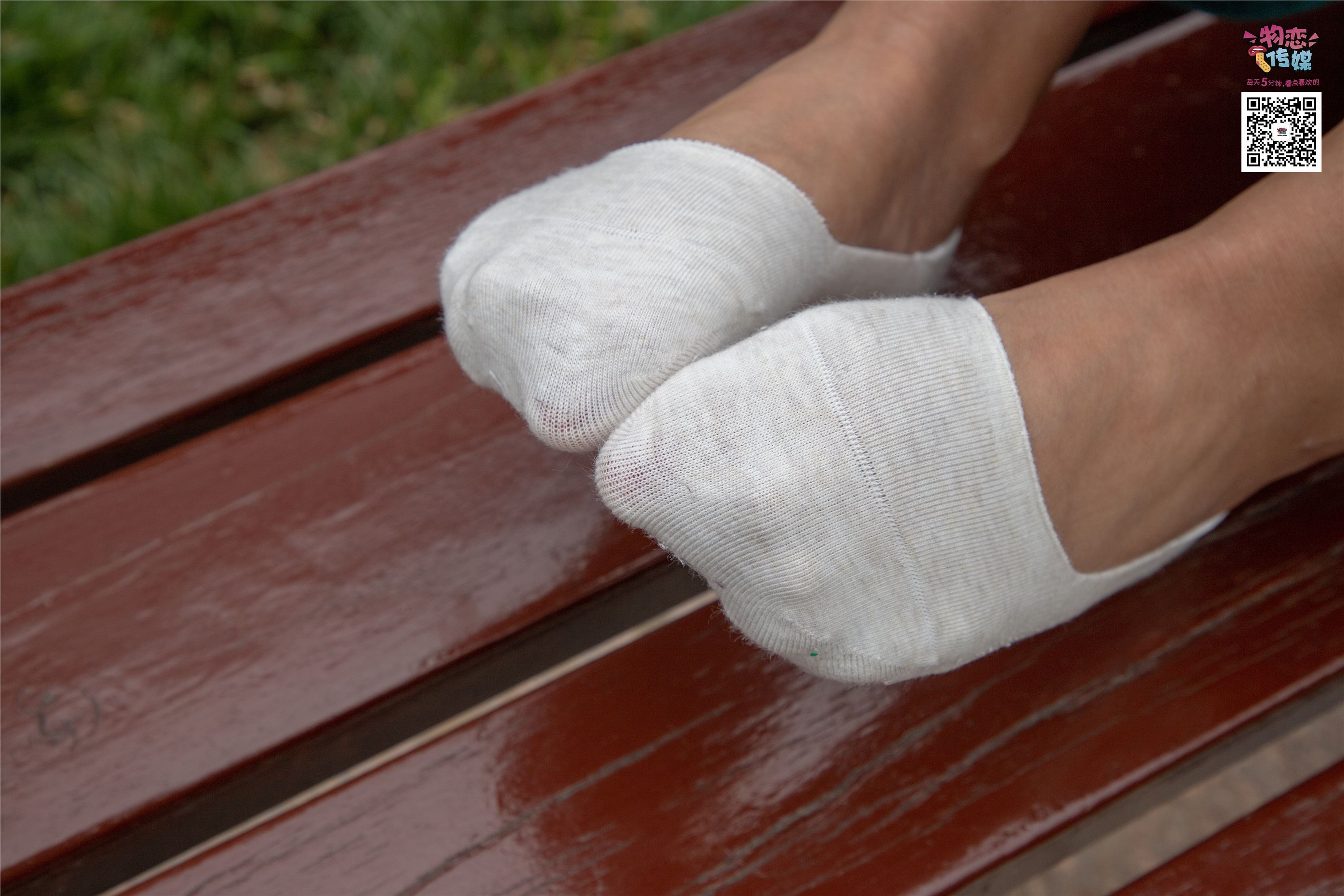 物恋传媒 No.019 地道的青岛小姐姐哦,白色板鞋搭配白色船袜