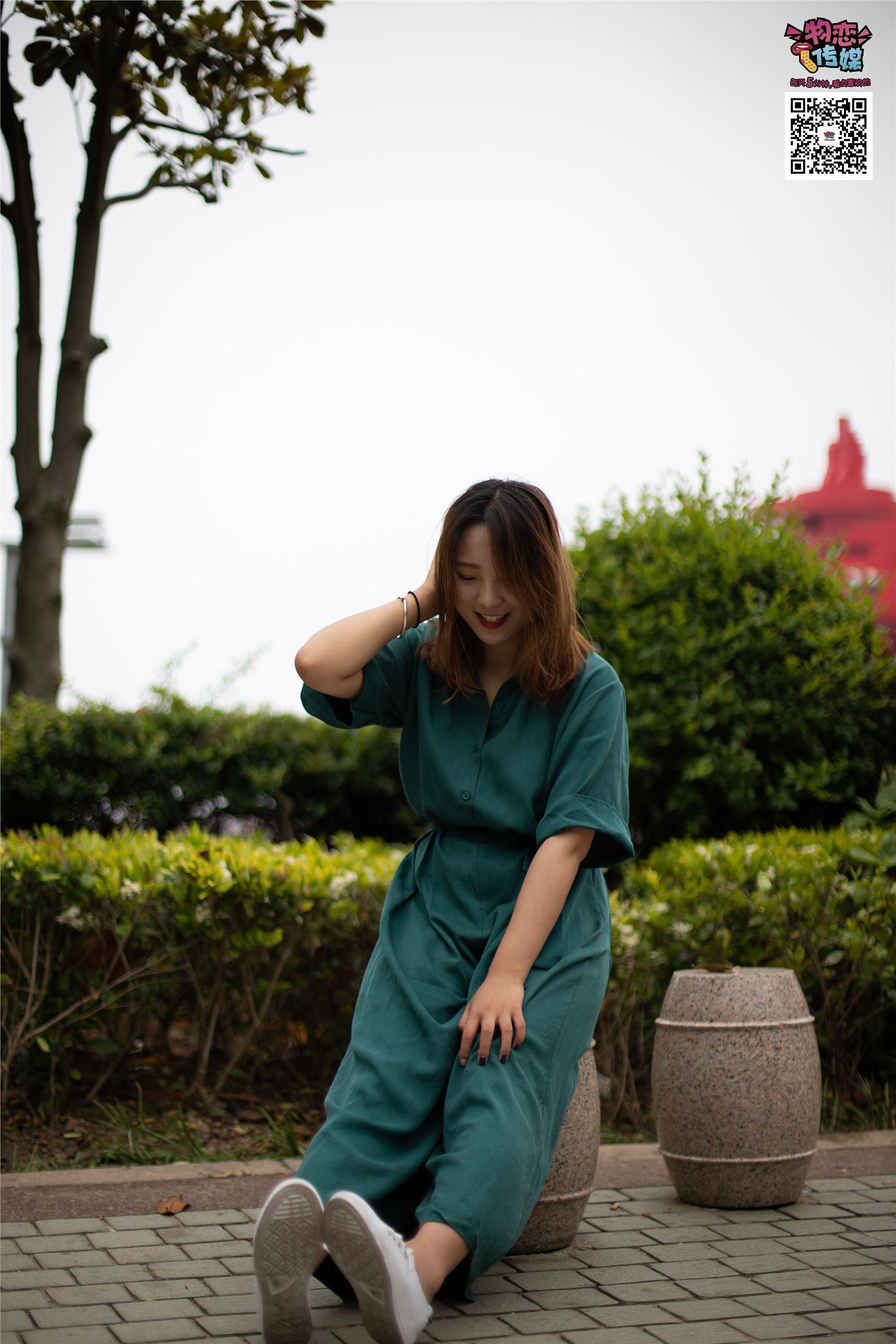 物恋传媒 No.019 地道的青岛小姐姐哦,白色板鞋搭配白色船袜