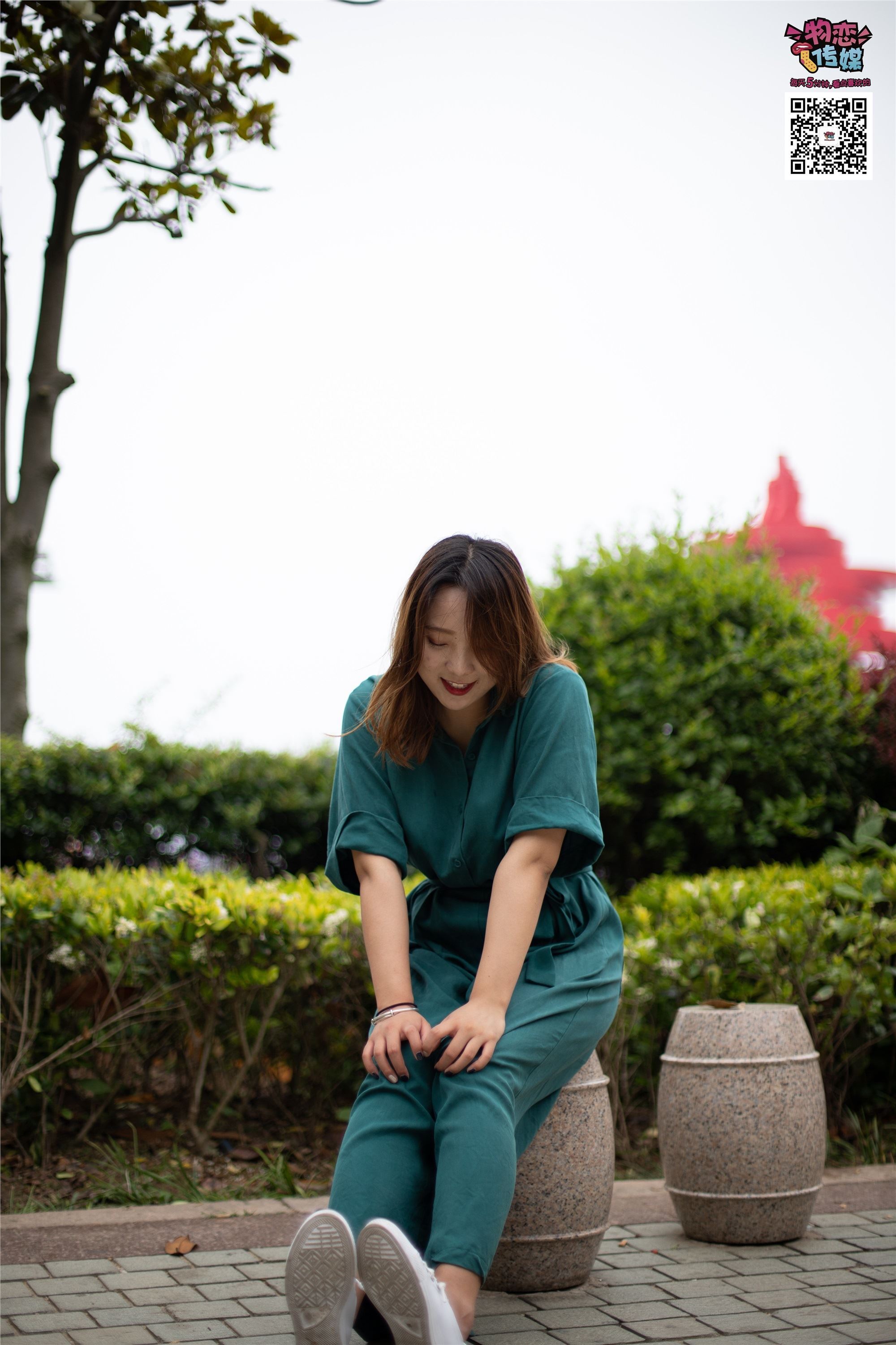 物恋传媒 No.019 地道的青岛小姐姐哦,白色板鞋搭配白色船袜