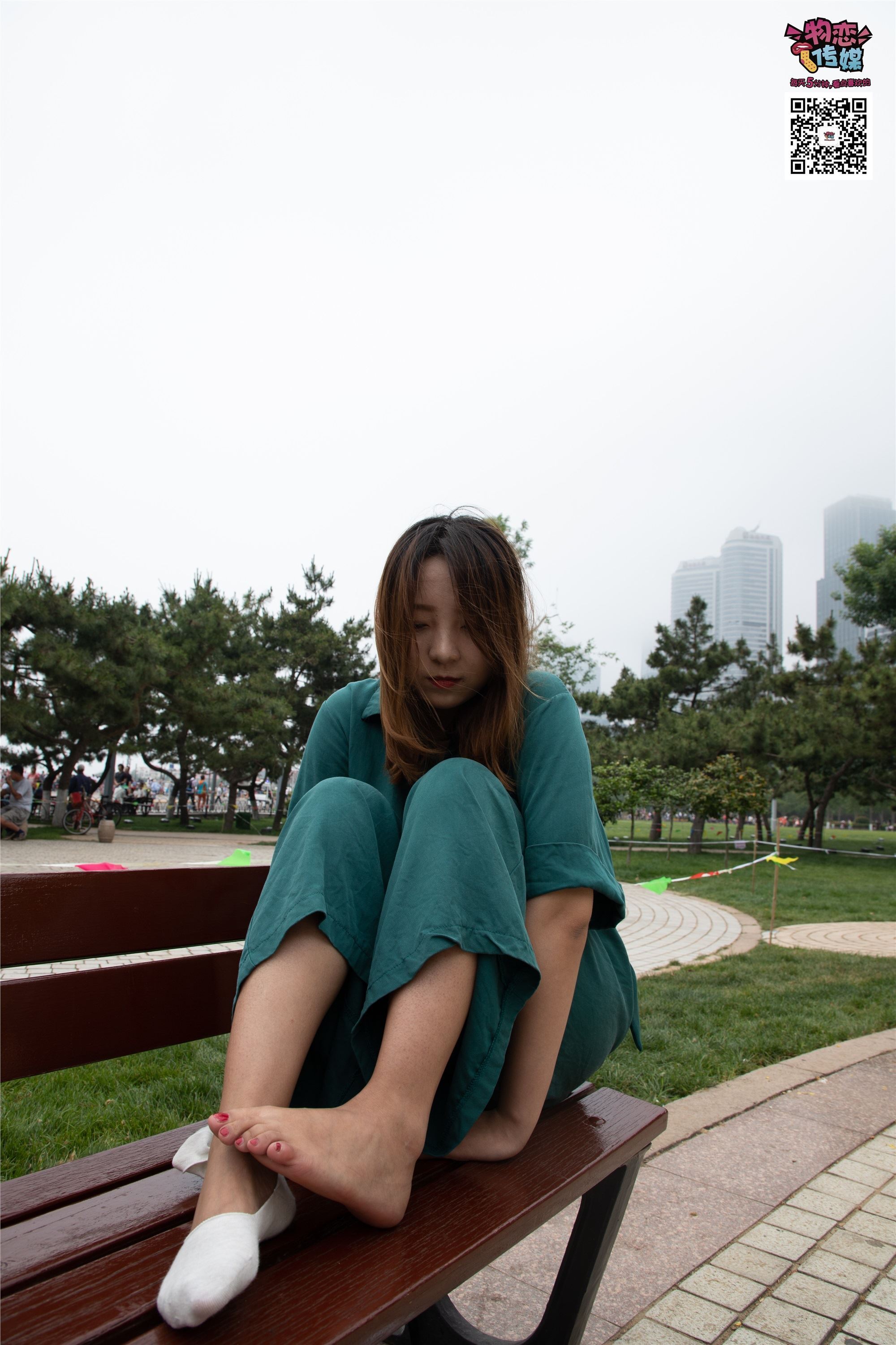 物恋传媒 No.019 地道的青岛小姐姐哦,白色板鞋搭配白色船袜