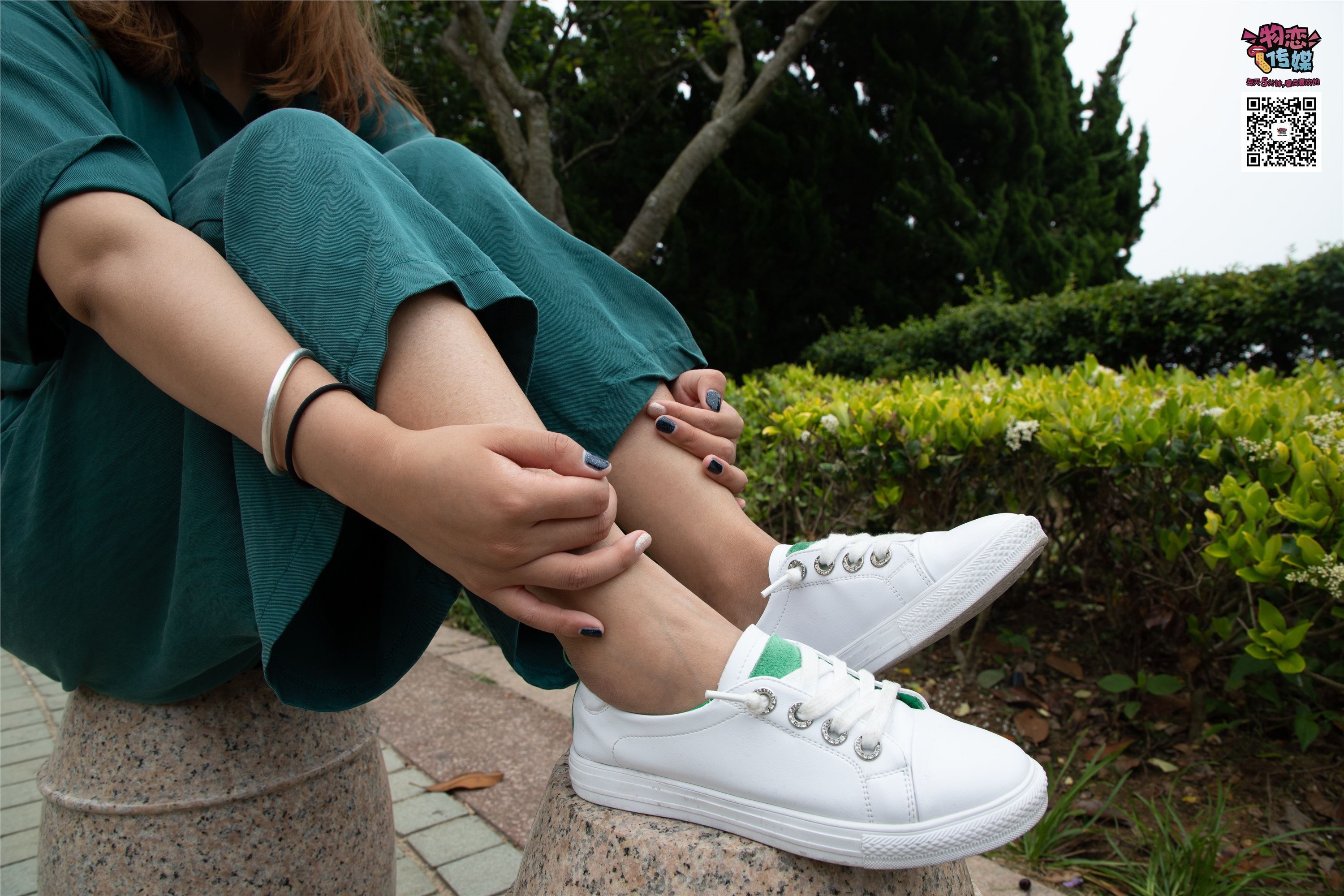 物恋传媒 No.019 地道的青岛小姐姐哦,白色板鞋搭配白色船袜