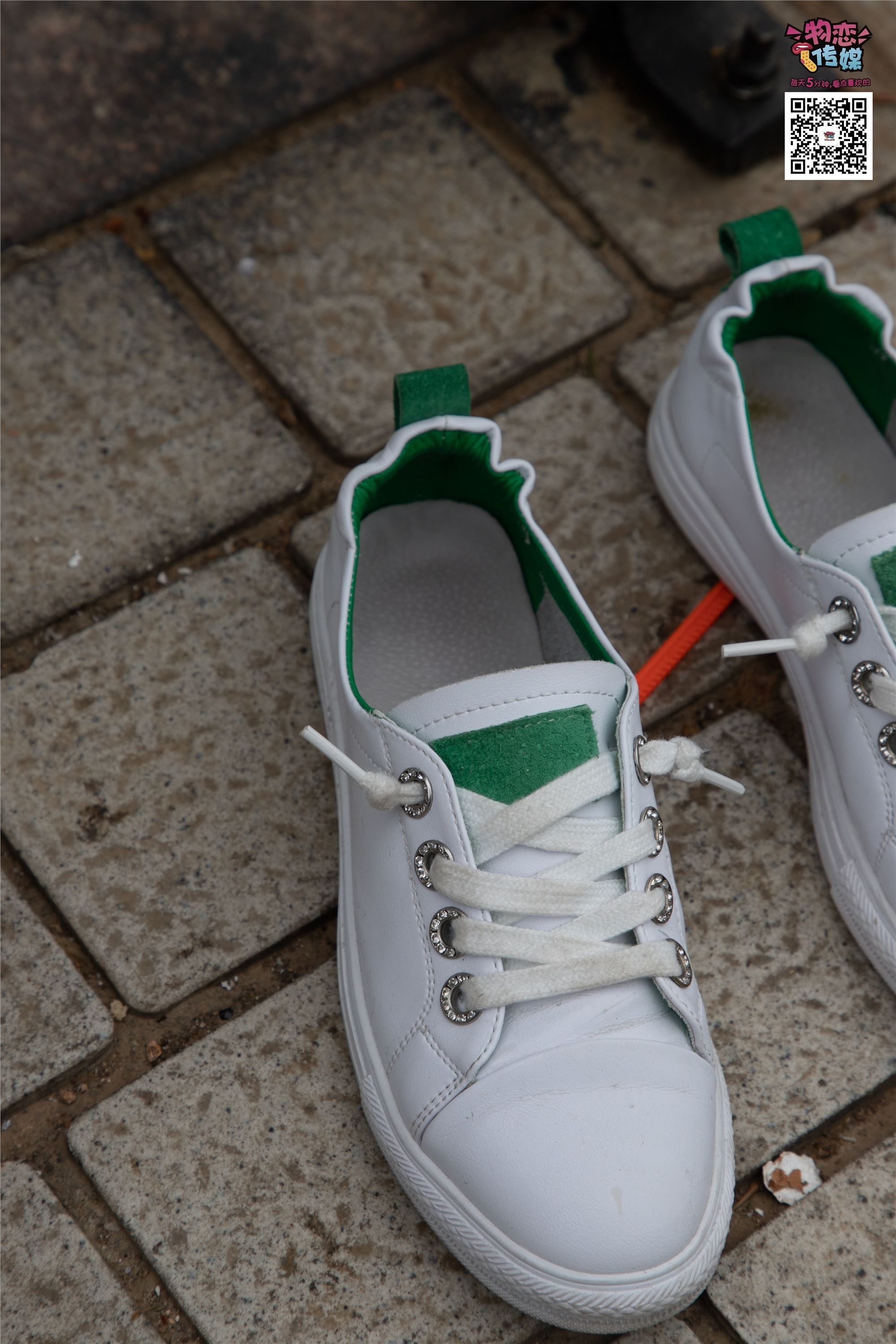 物恋传媒 No.019 地道的青岛小姐姐哦,白色板鞋搭配白色船袜