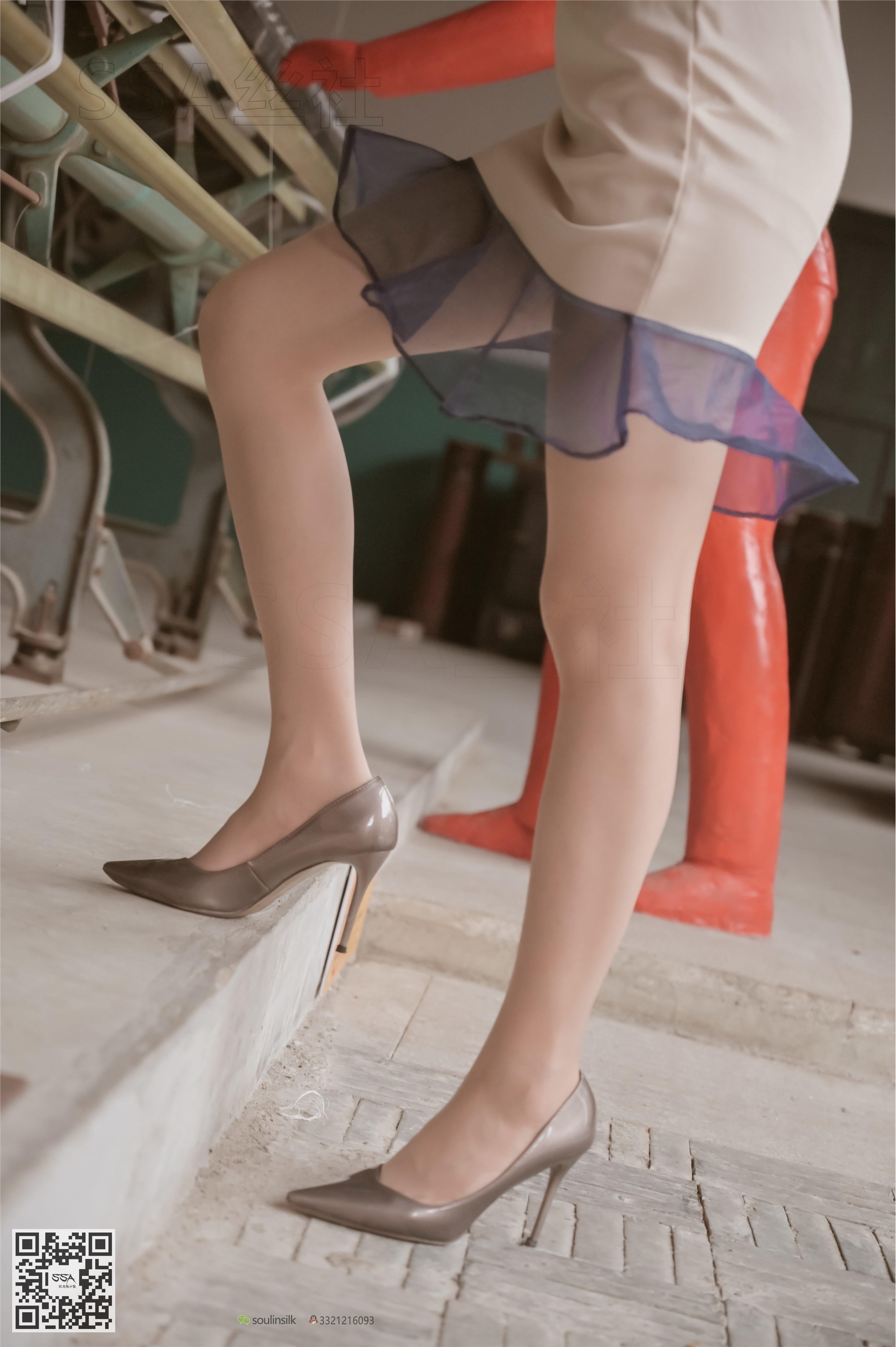 SSA丝社 099期 雪梨街拍短裙丝袜