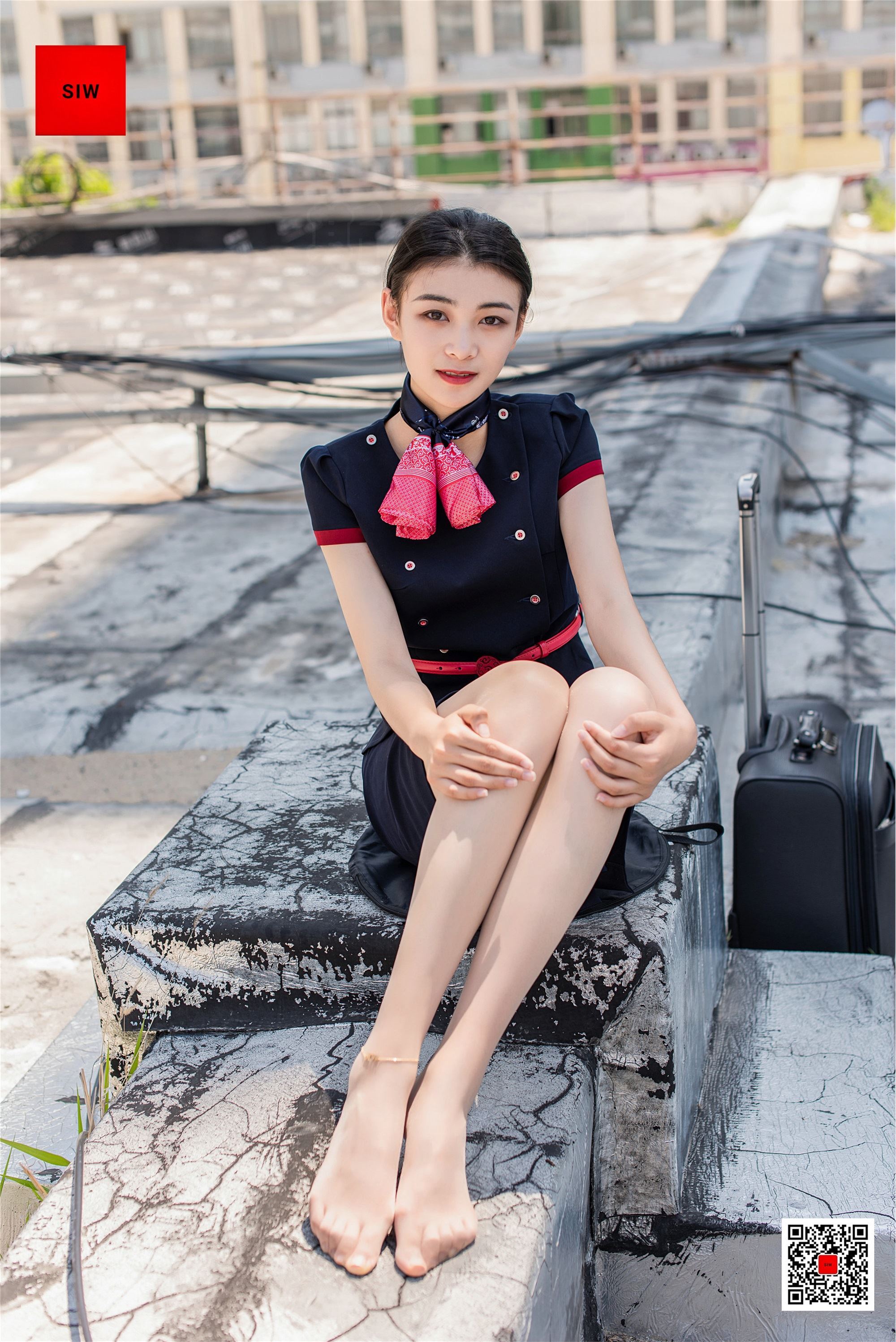 SIW斯文传媒 春夏东航短袖工装带丝巾腰带 - 嘉慧