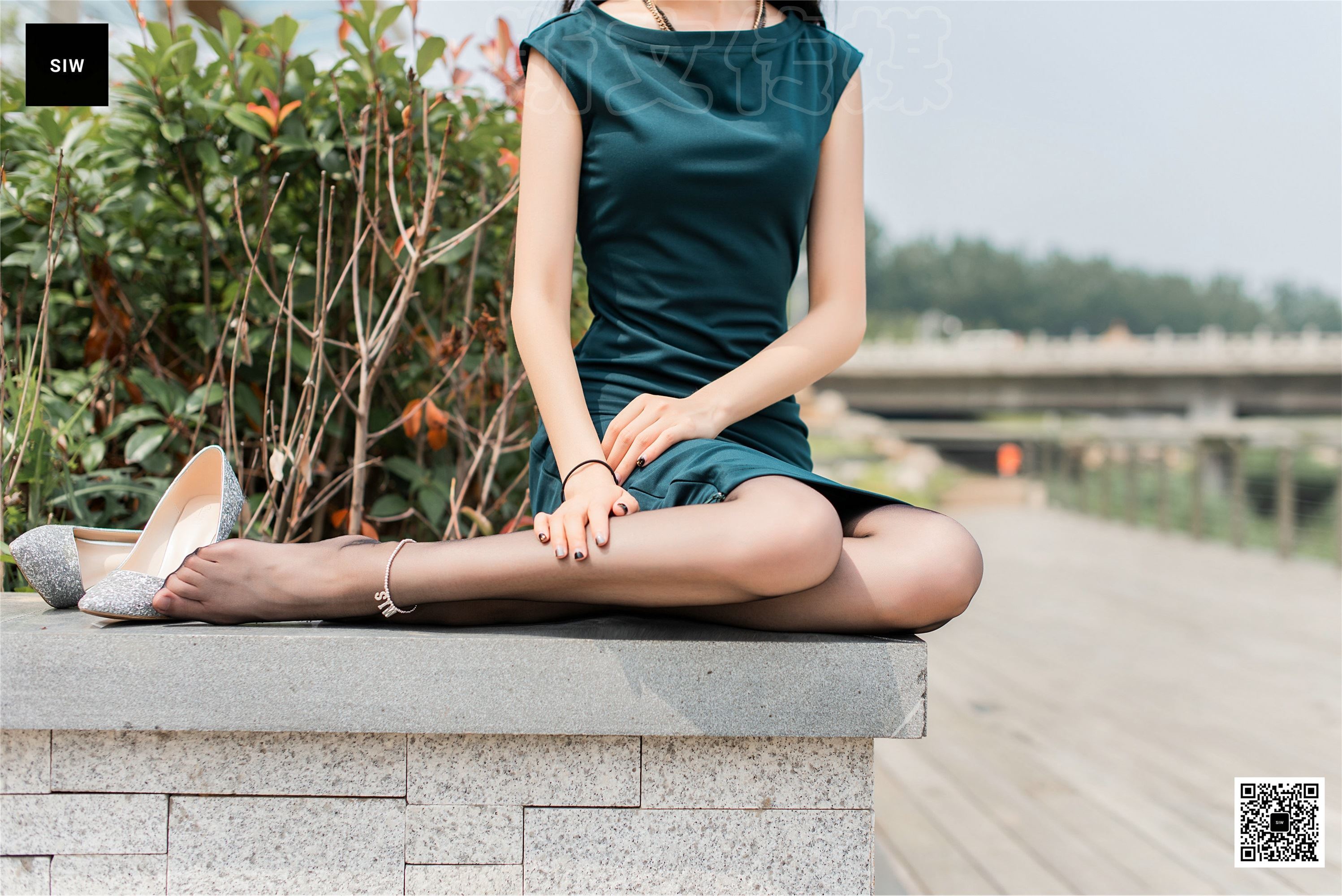 SIW斯文传媒 水岸沉思 - 雯静