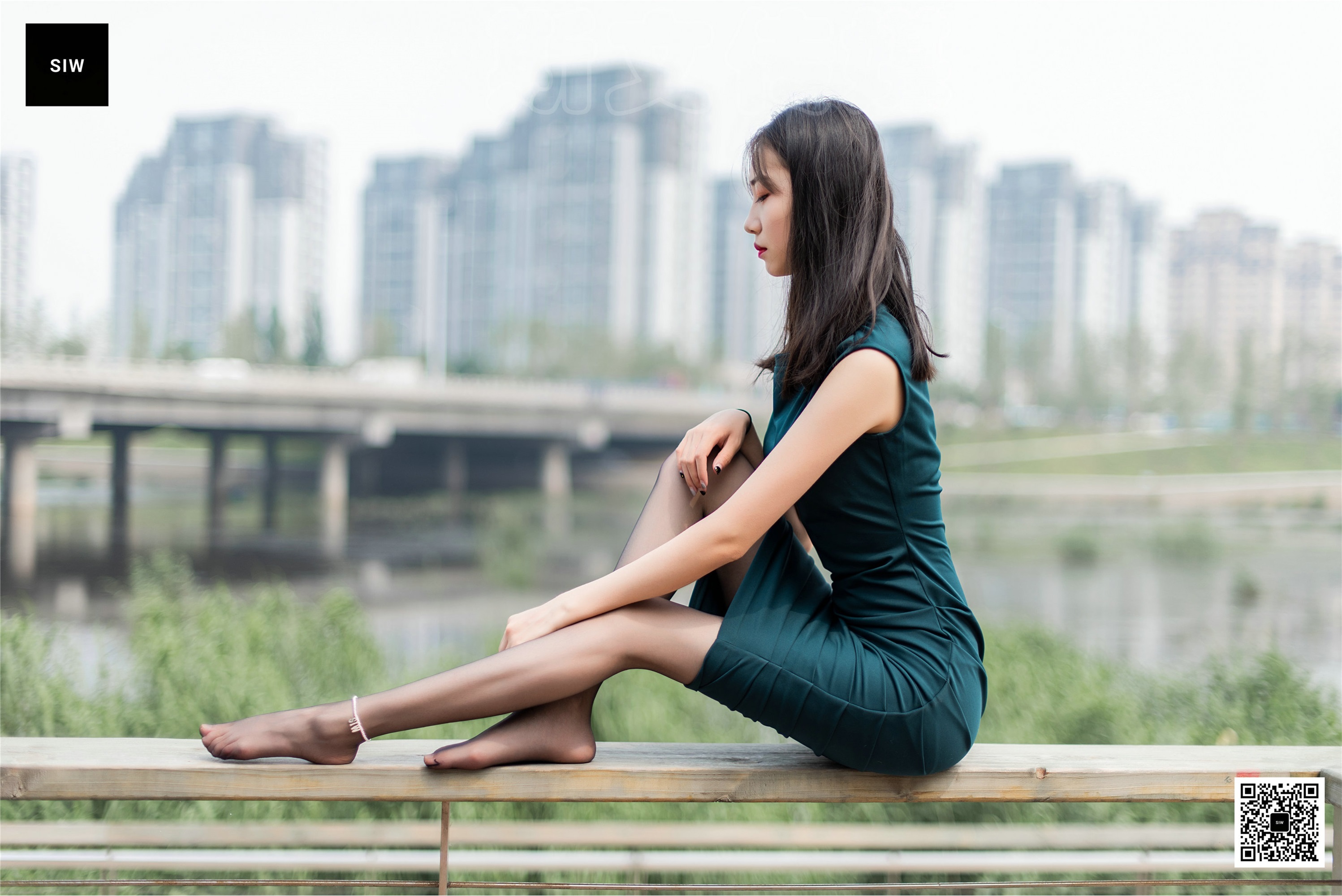 SIW斯文传媒 水岸沉思 - 雯静