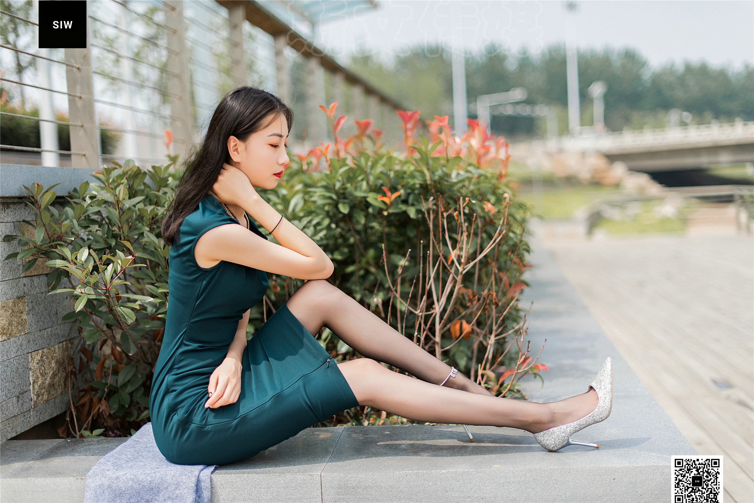 SIW斯文传媒 水岸沉思 - 雯静
