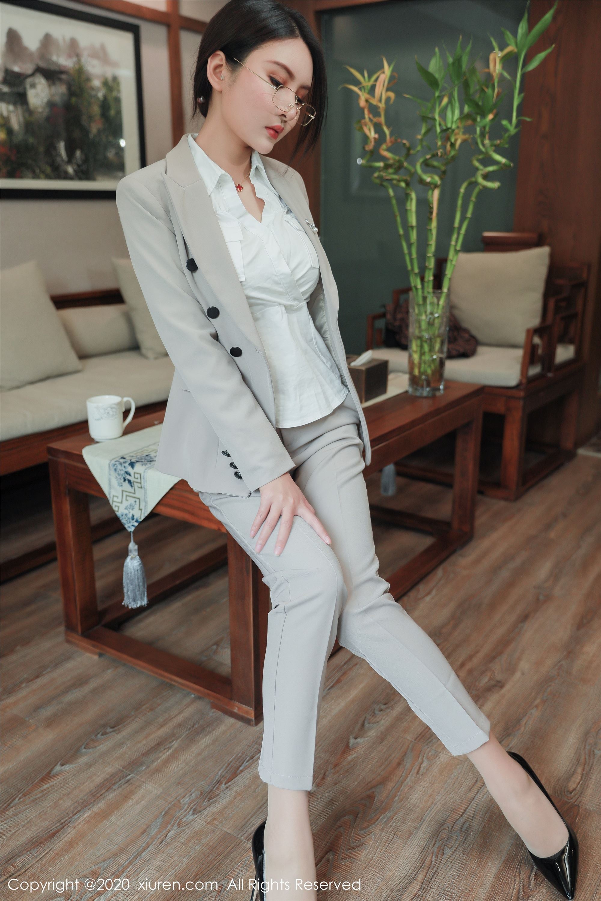 XIUREN秀人网 2020.03.25 No.2098 Emily顾奈奈