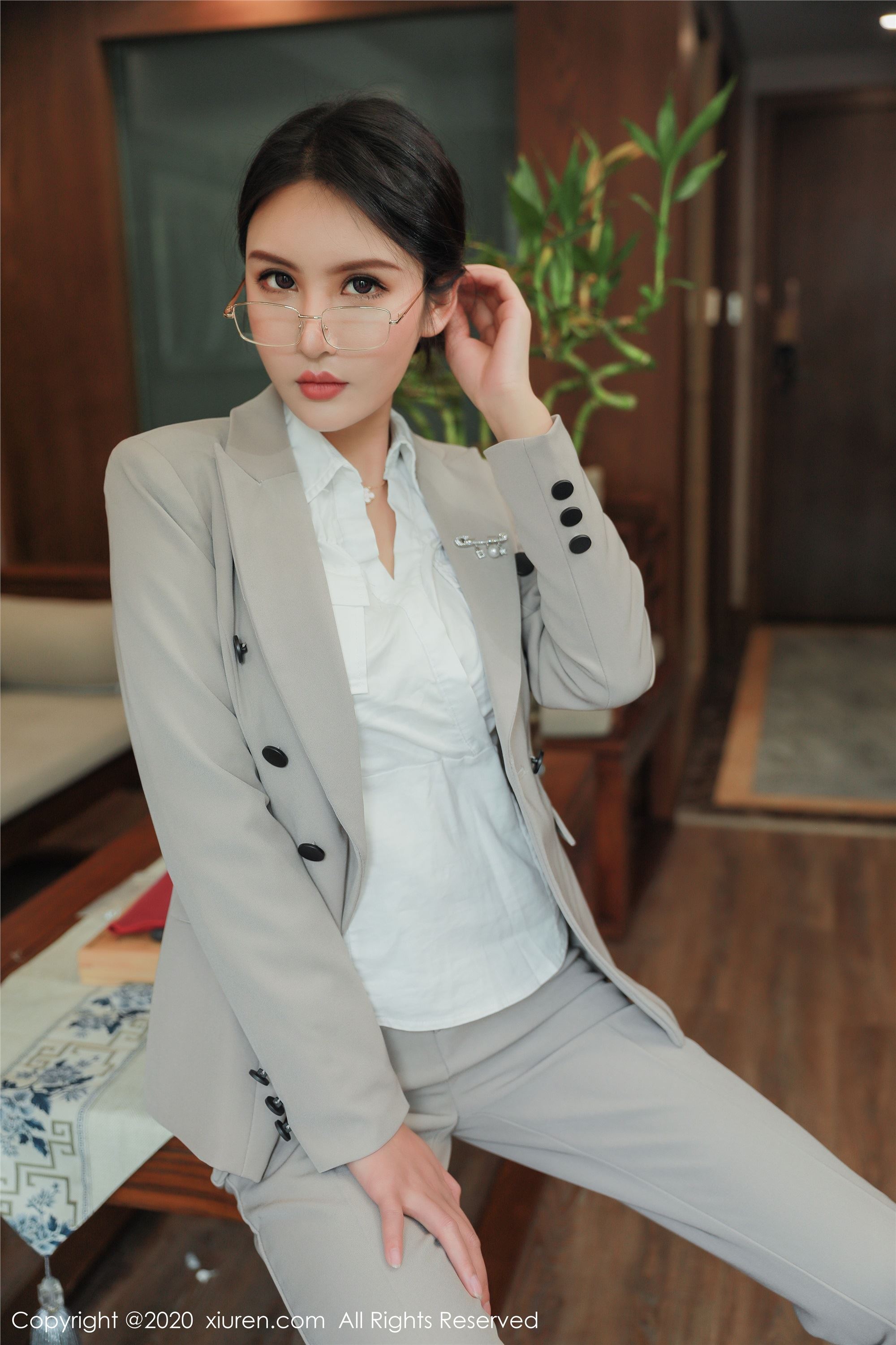 XIUREN秀人网 2020.03.25 No.2098 Emily顾奈奈