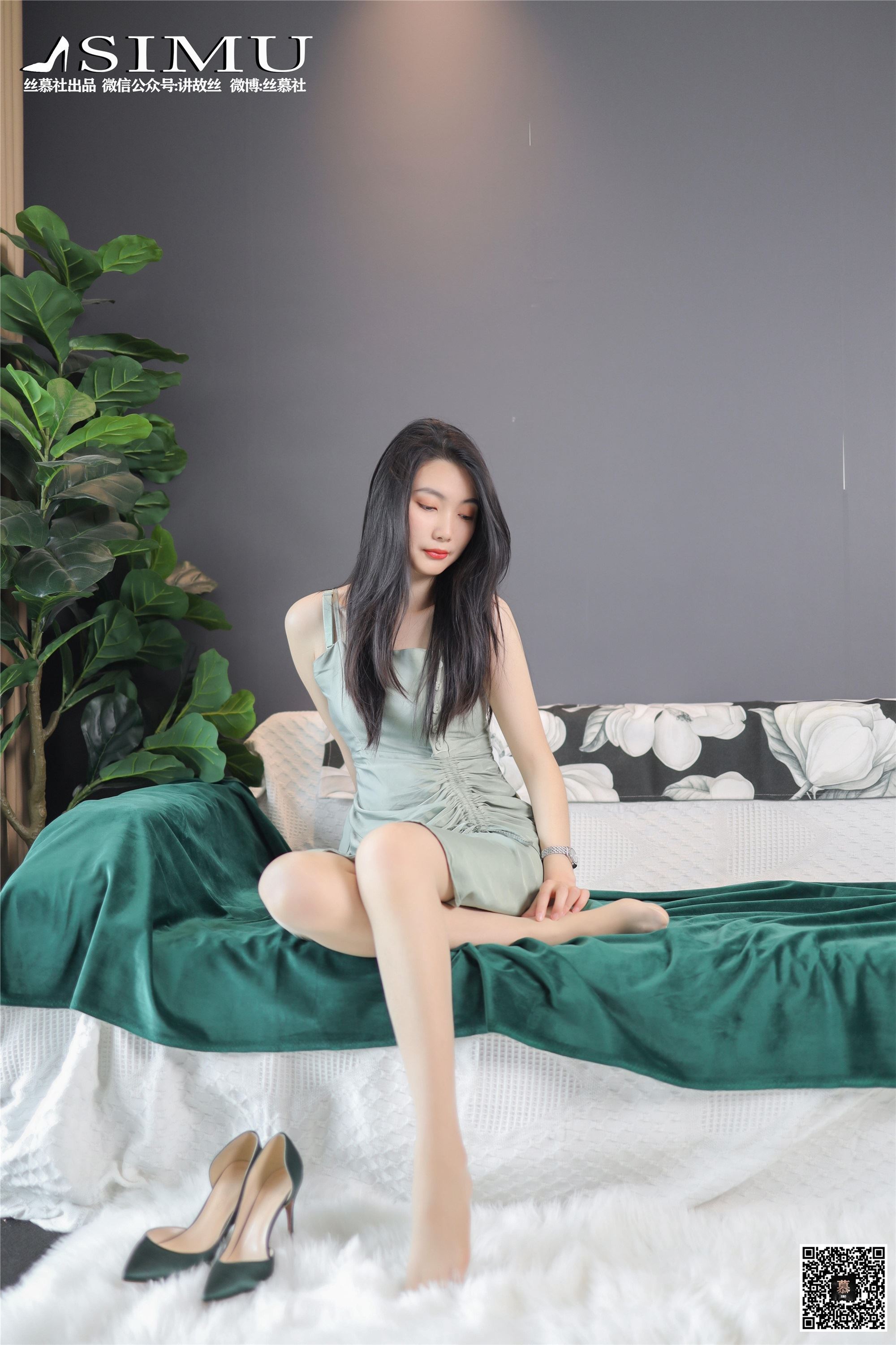 丝慕写真 SM230 可儿《OL装还是吊带裙》