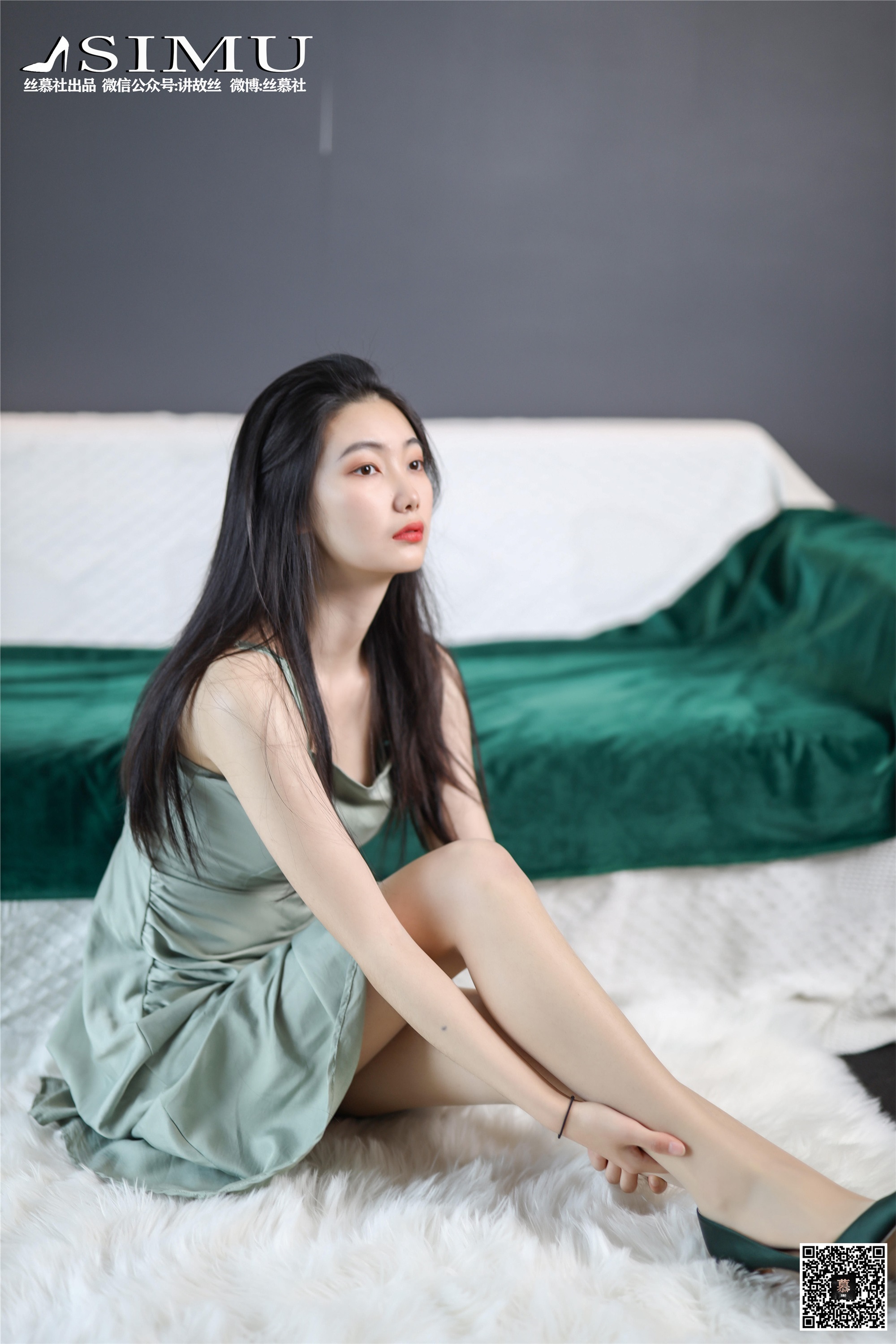 丝慕写真 SM230 可儿《OL装还是吊带裙》