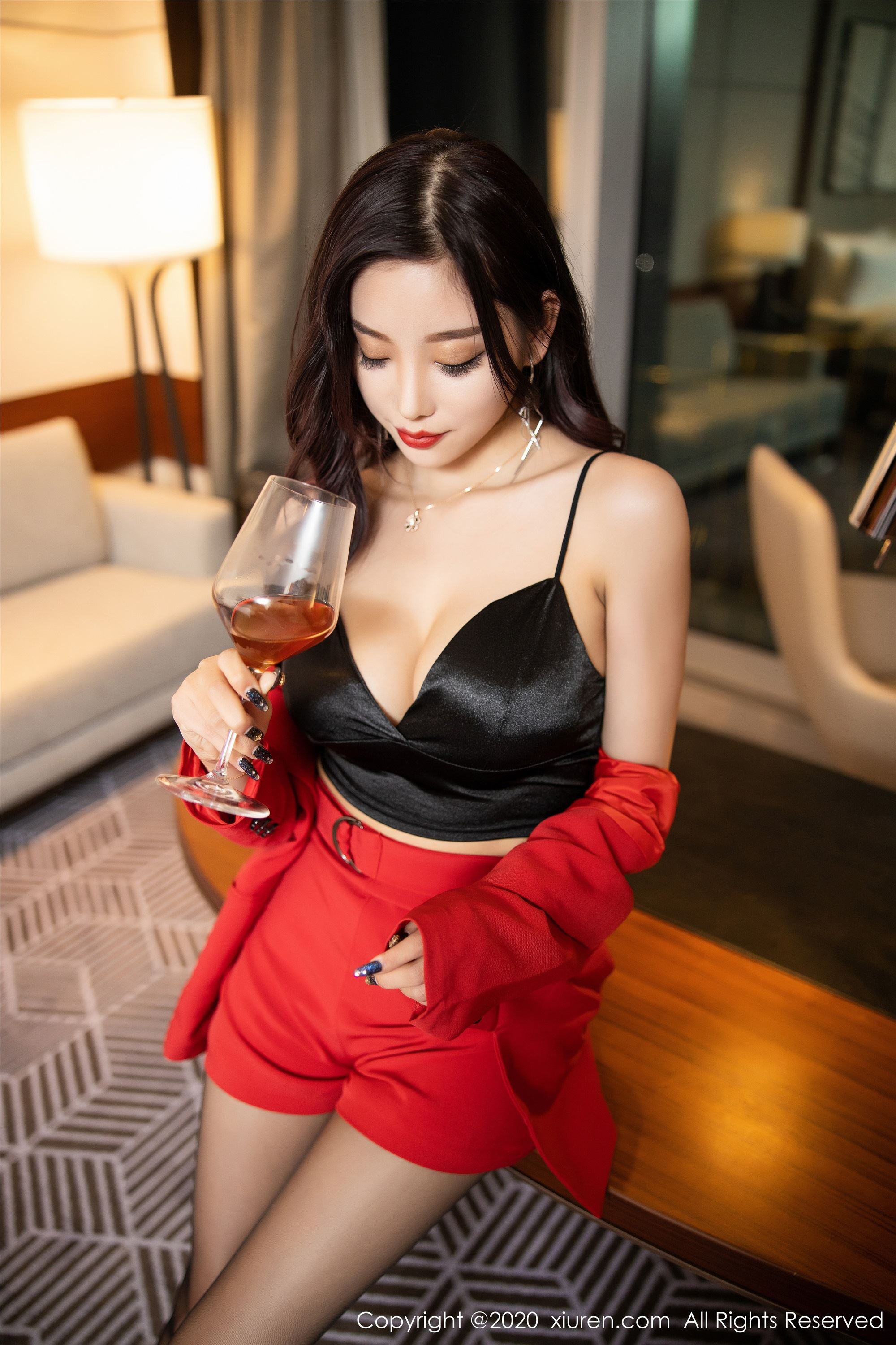 XIUREN秀人网 2020.04.01 No.2122 杨晨晨sugar