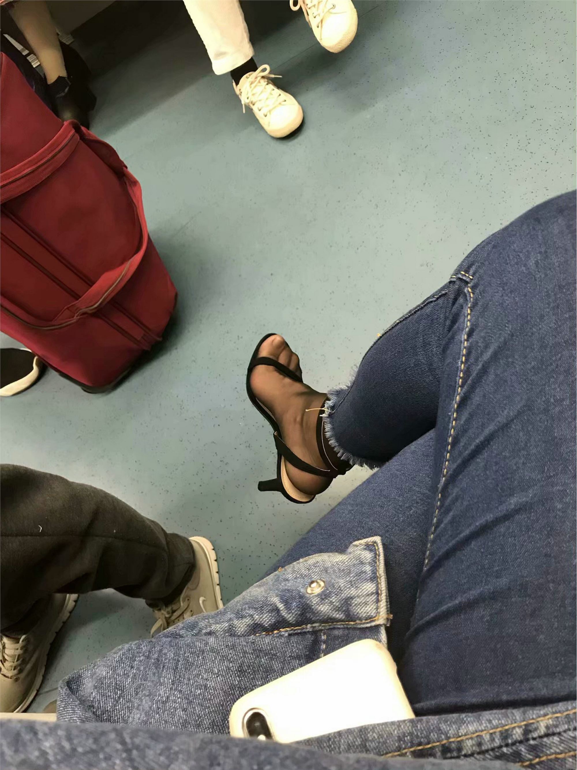 上大校花SI足美腿 气质优雅