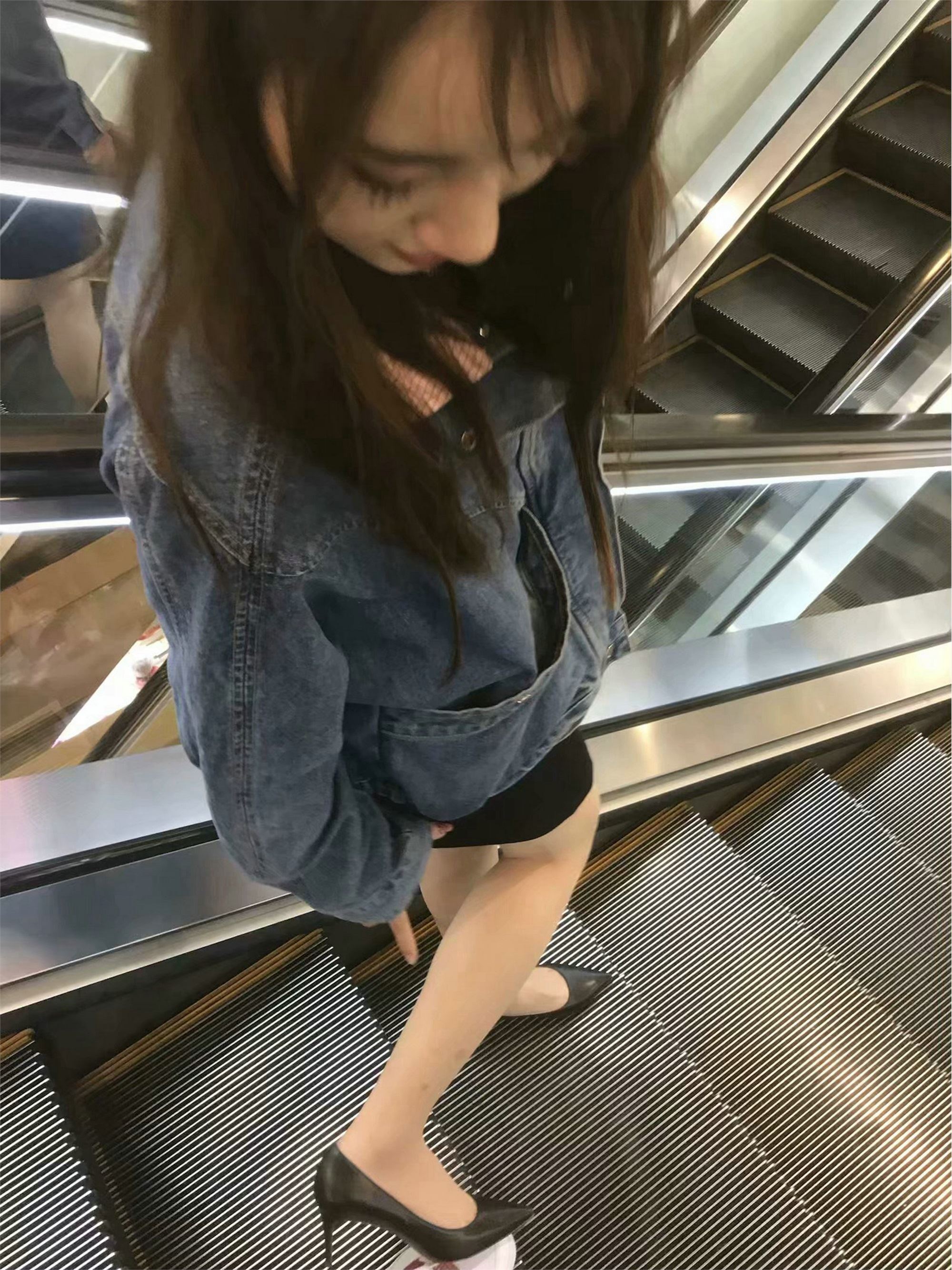 上大校花SI足美腿 气质优雅