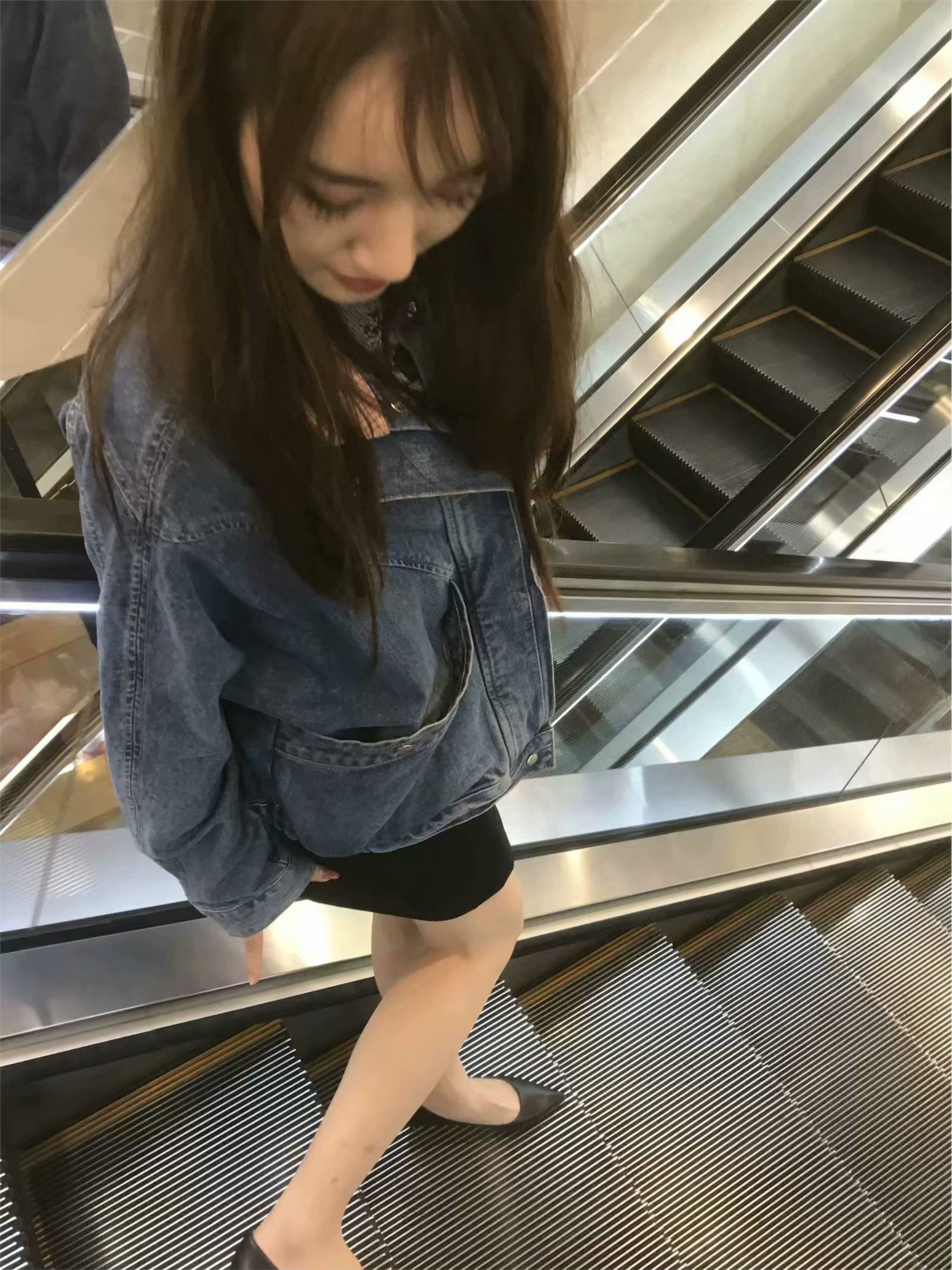 上大校花SI足美腿 气质优雅