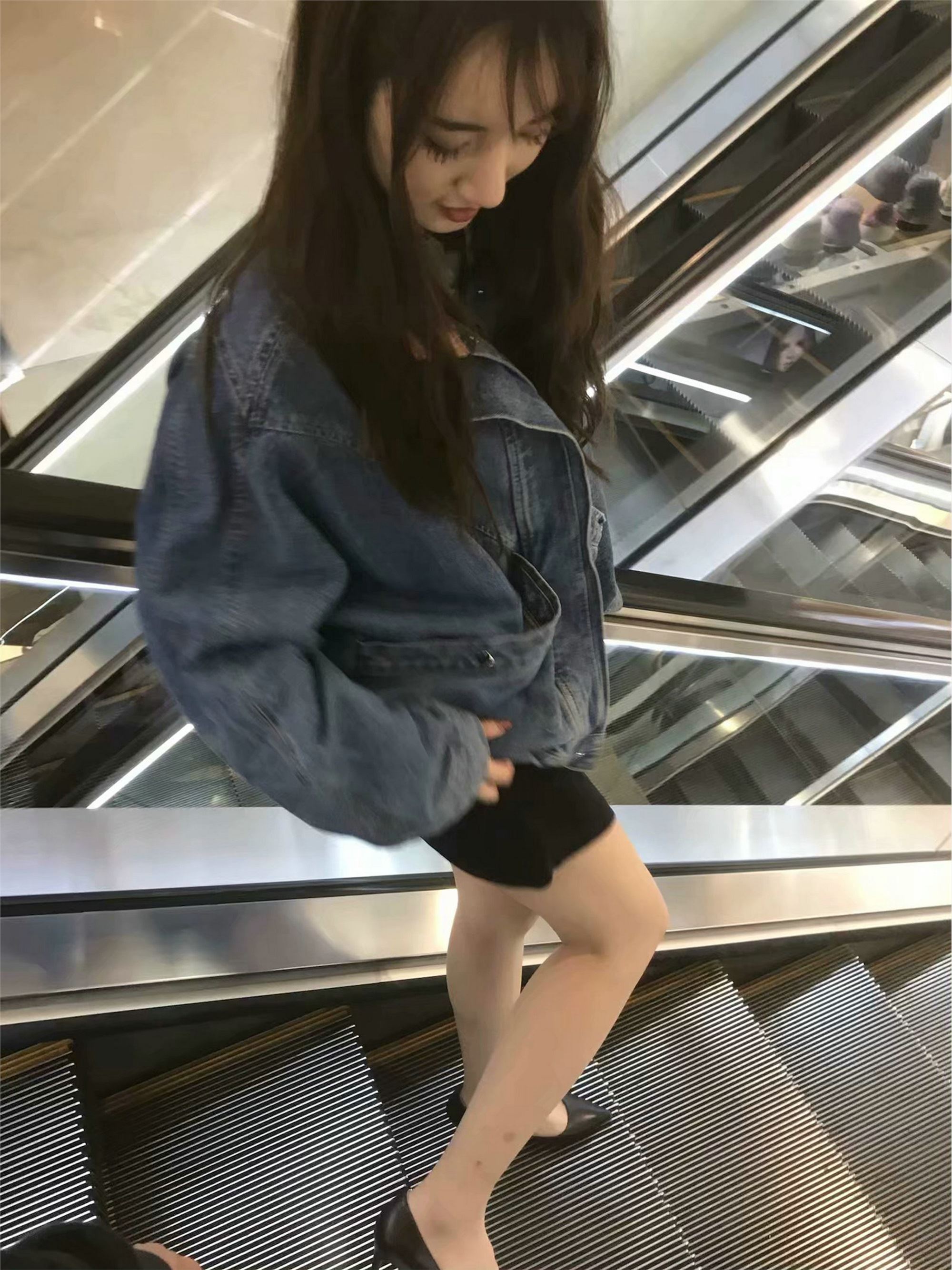 上大校花SI足美腿 气质优雅