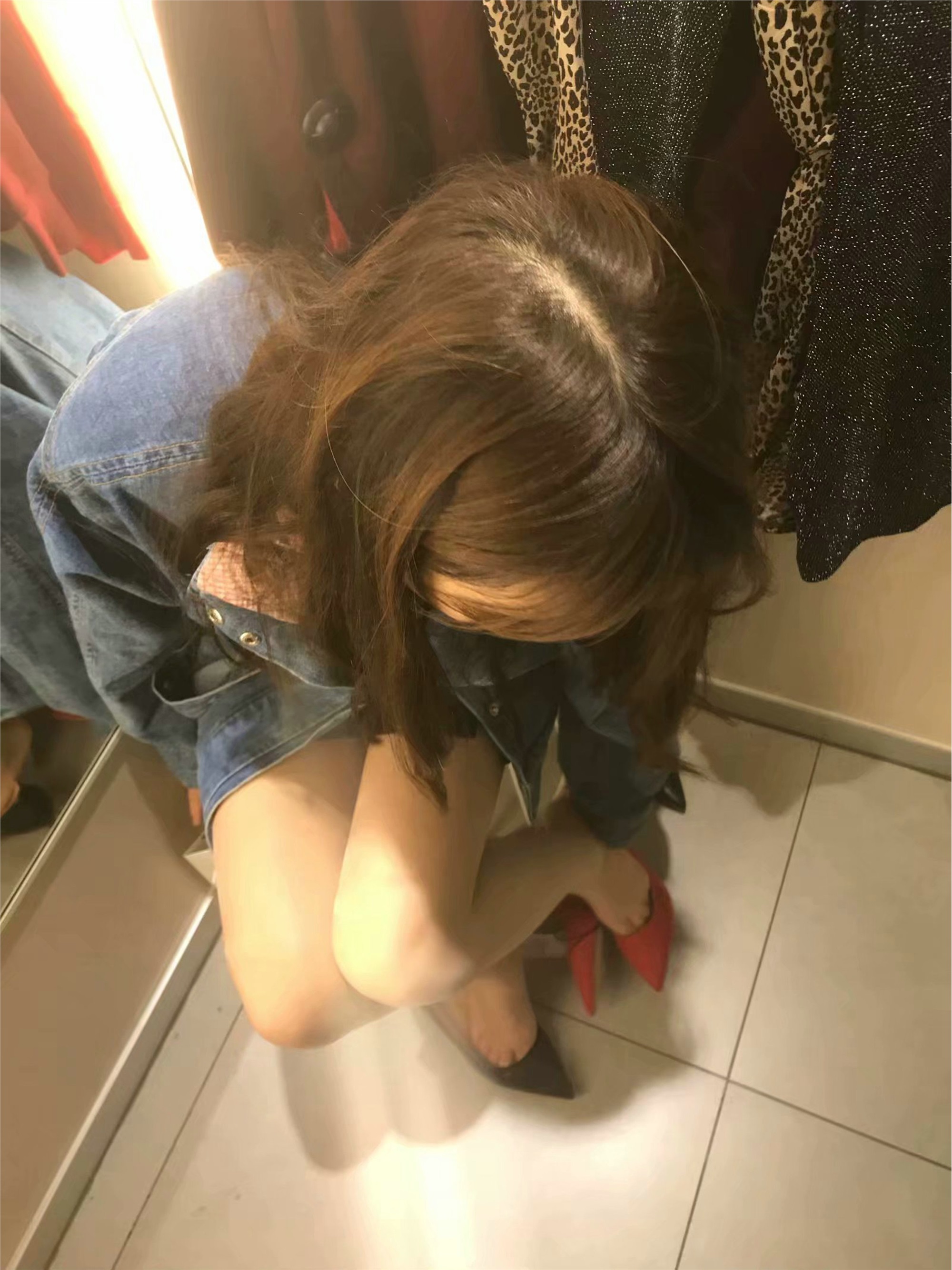 上大校花SI足美腿 气质优雅