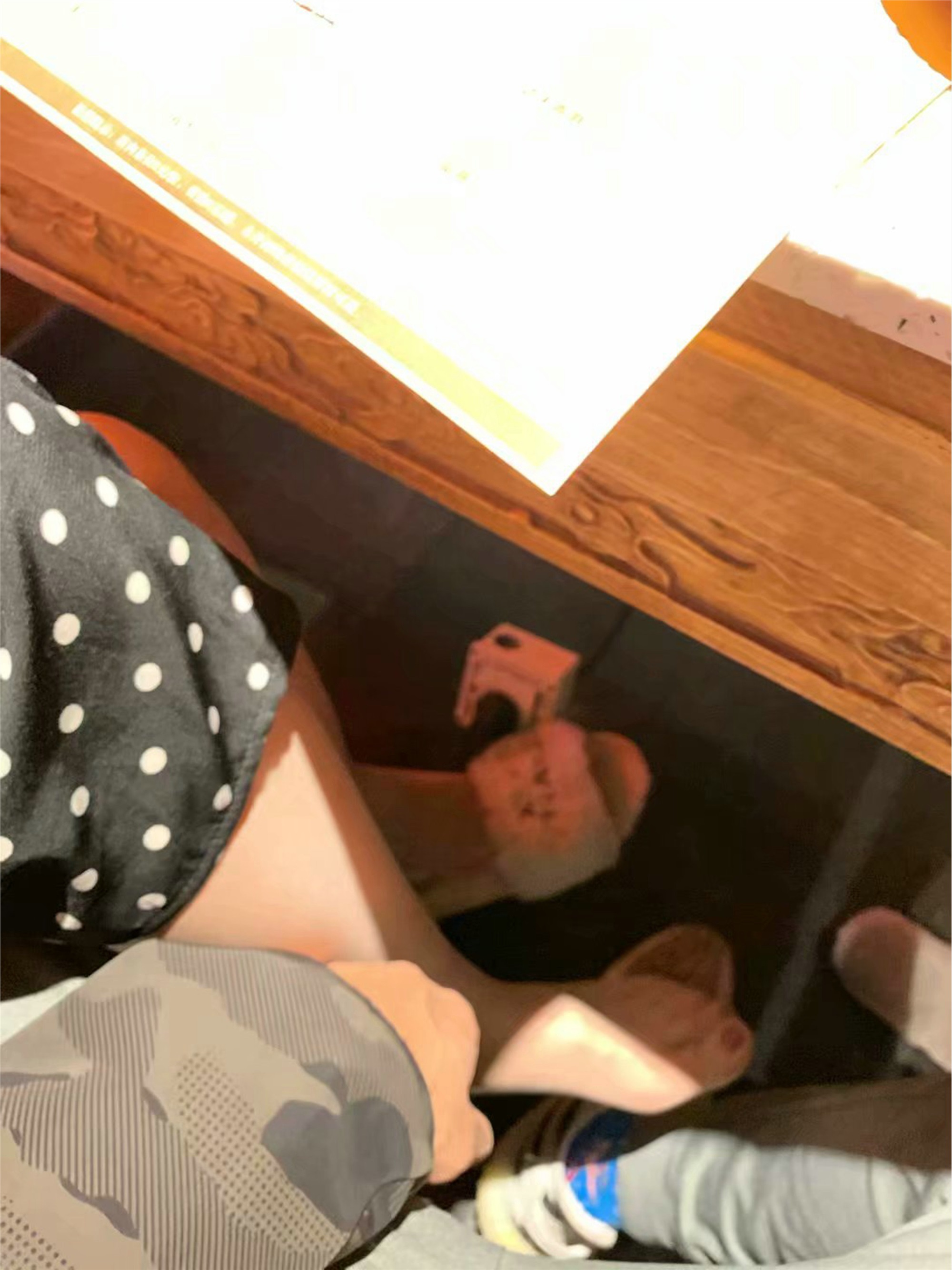 上大校花SI足美腿 气质优雅