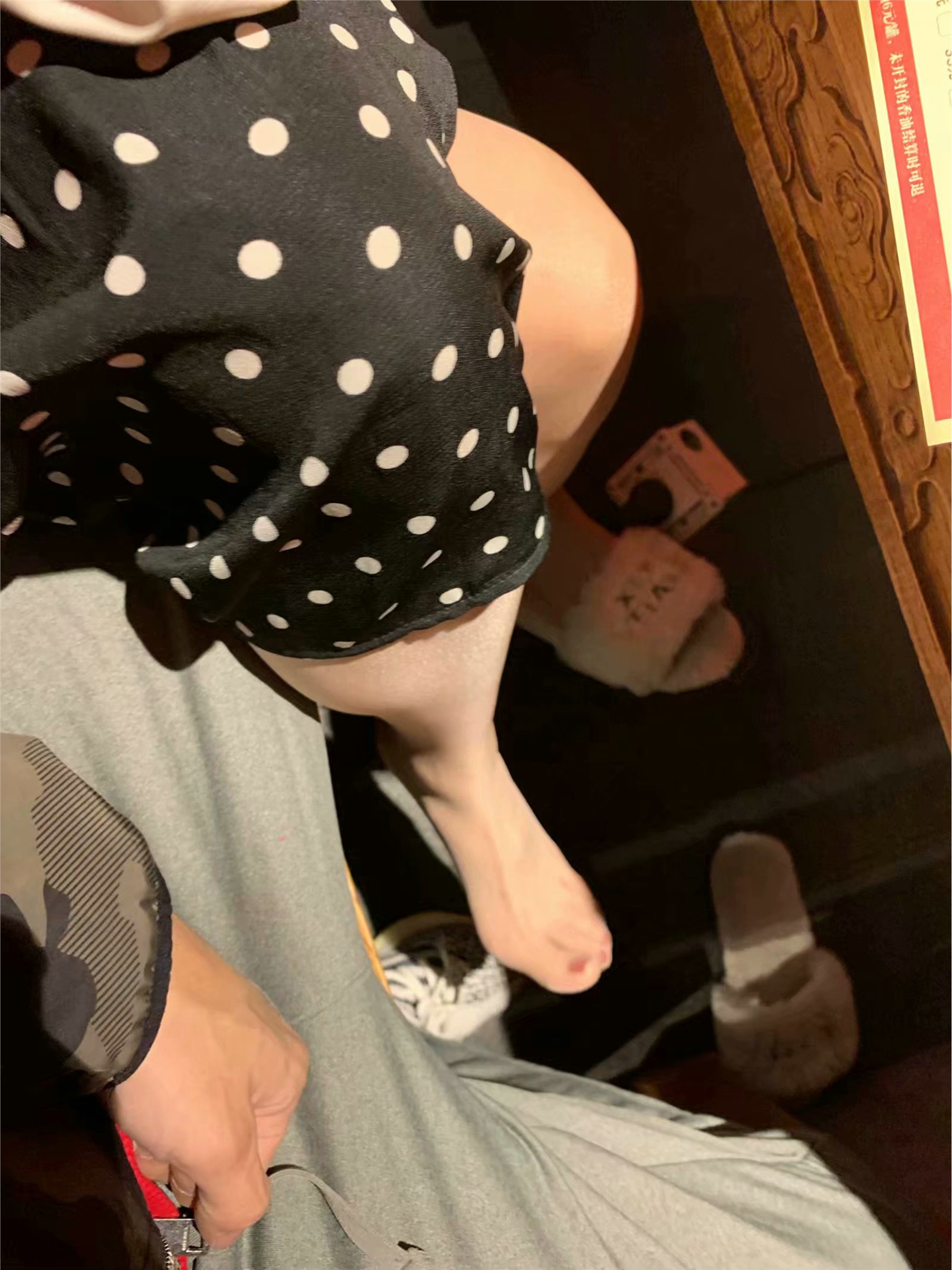 上大校花SI足美腿 气质优雅