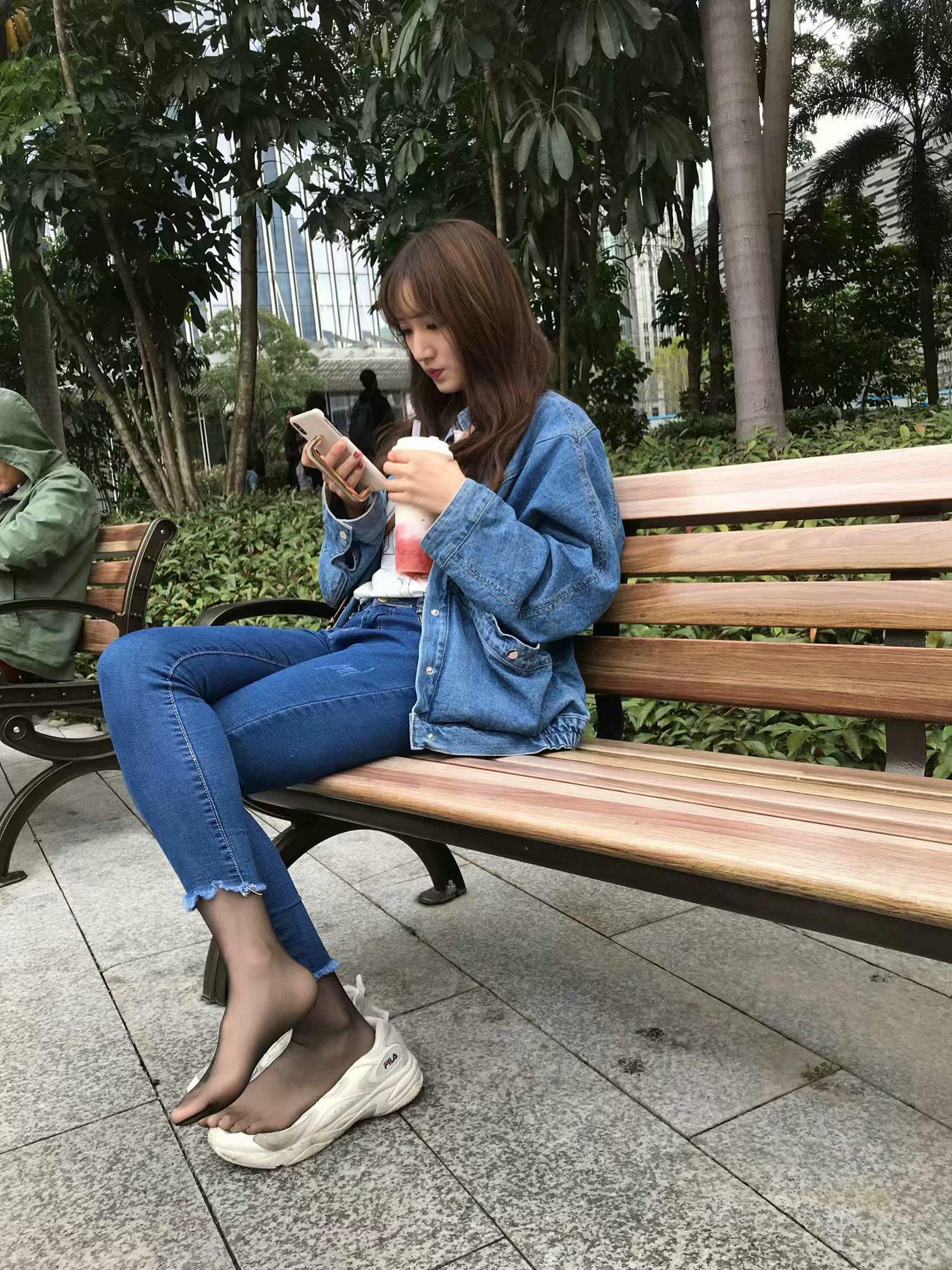 上大校花SI足美腿 气质优雅