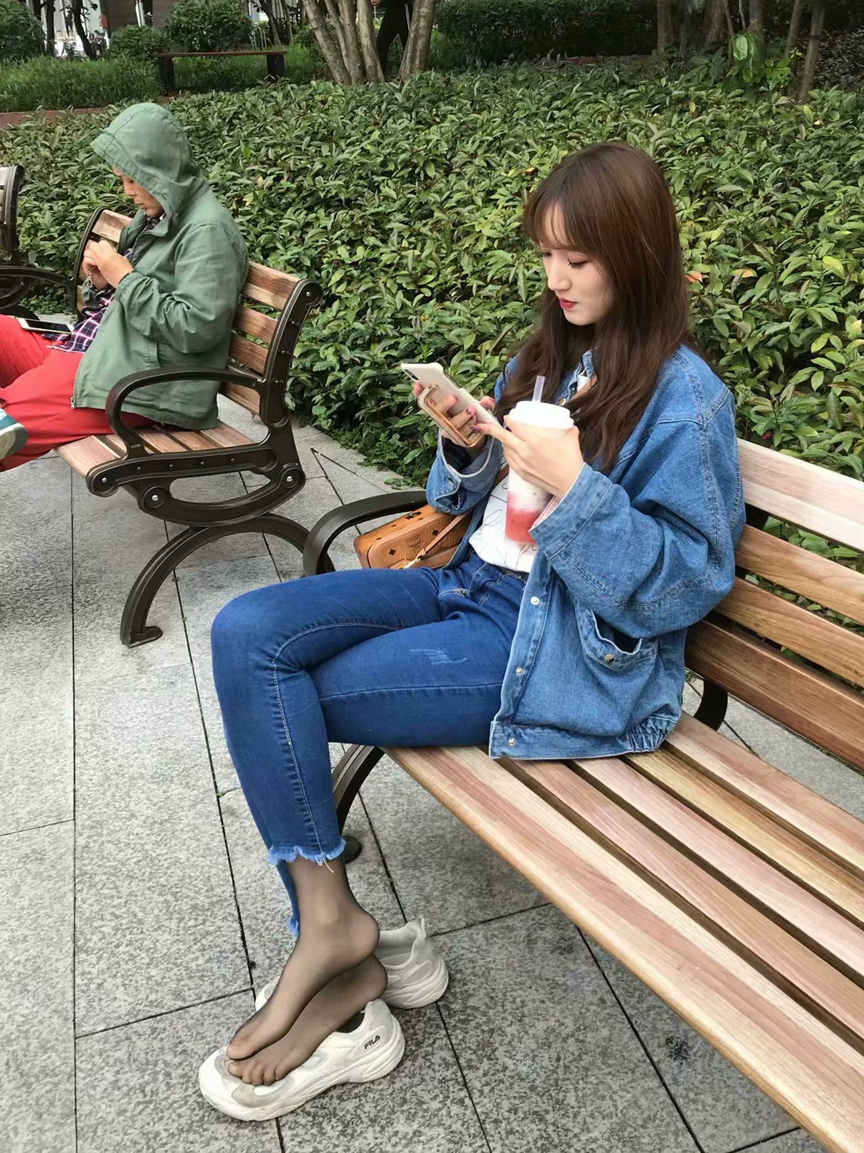 上大校花SI足美腿 气质优雅