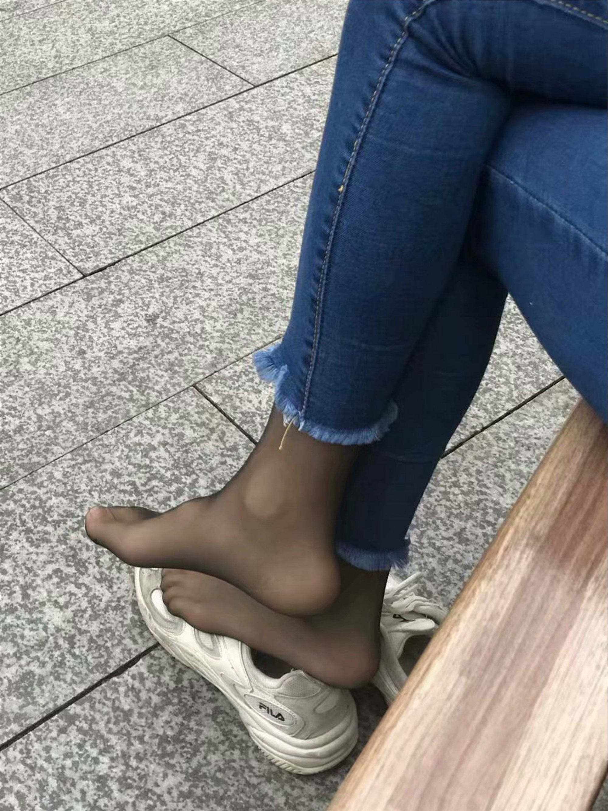 上大校花SI足美腿 气质优雅