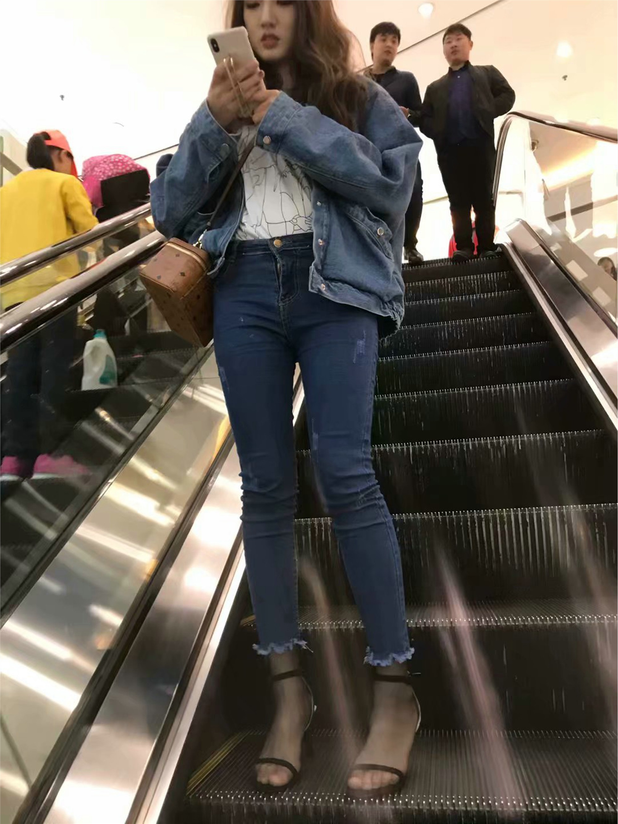 上大校花SI足美腿 气质优雅