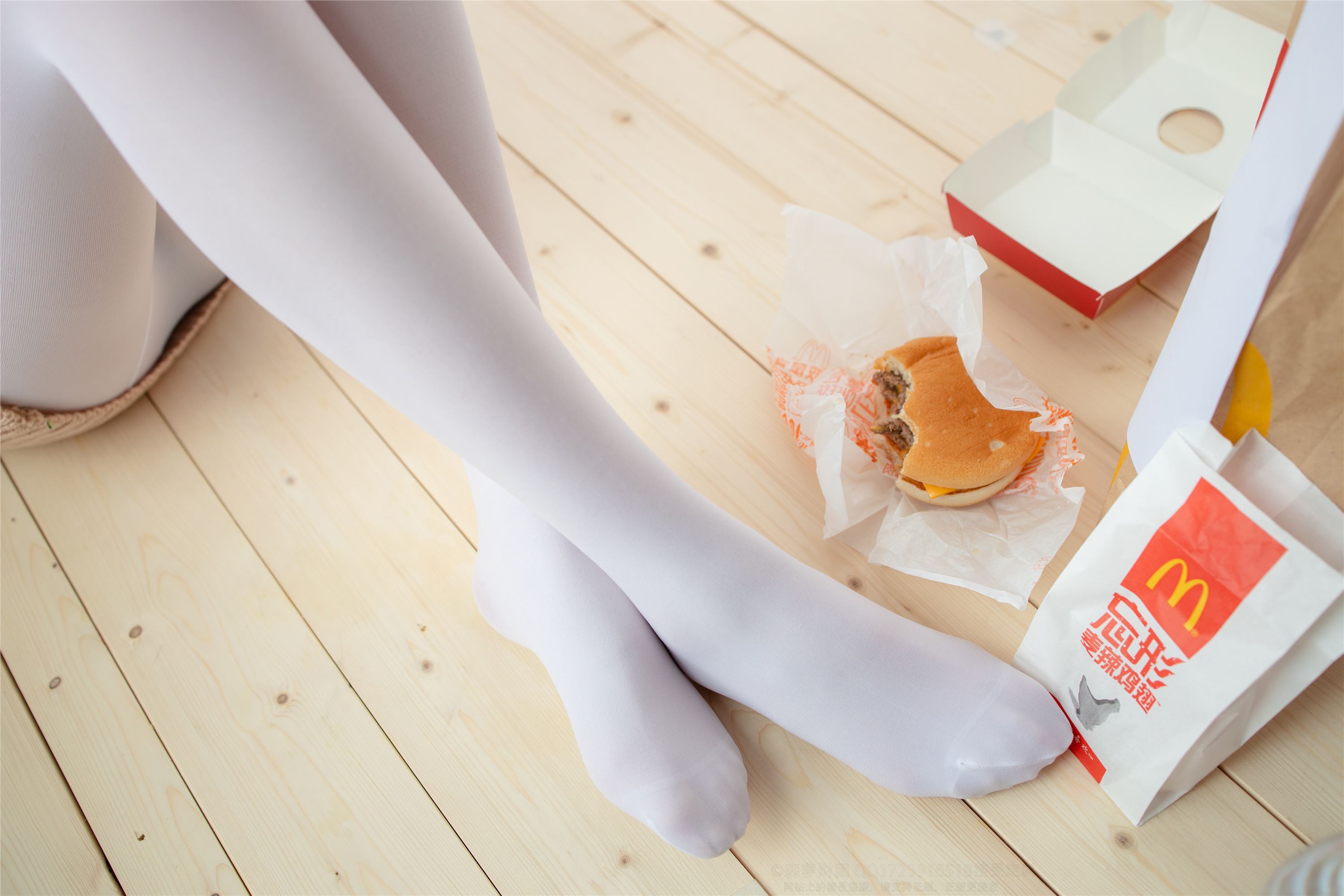 森萝财团萝莉丝足写真 LOVEPLUS-004