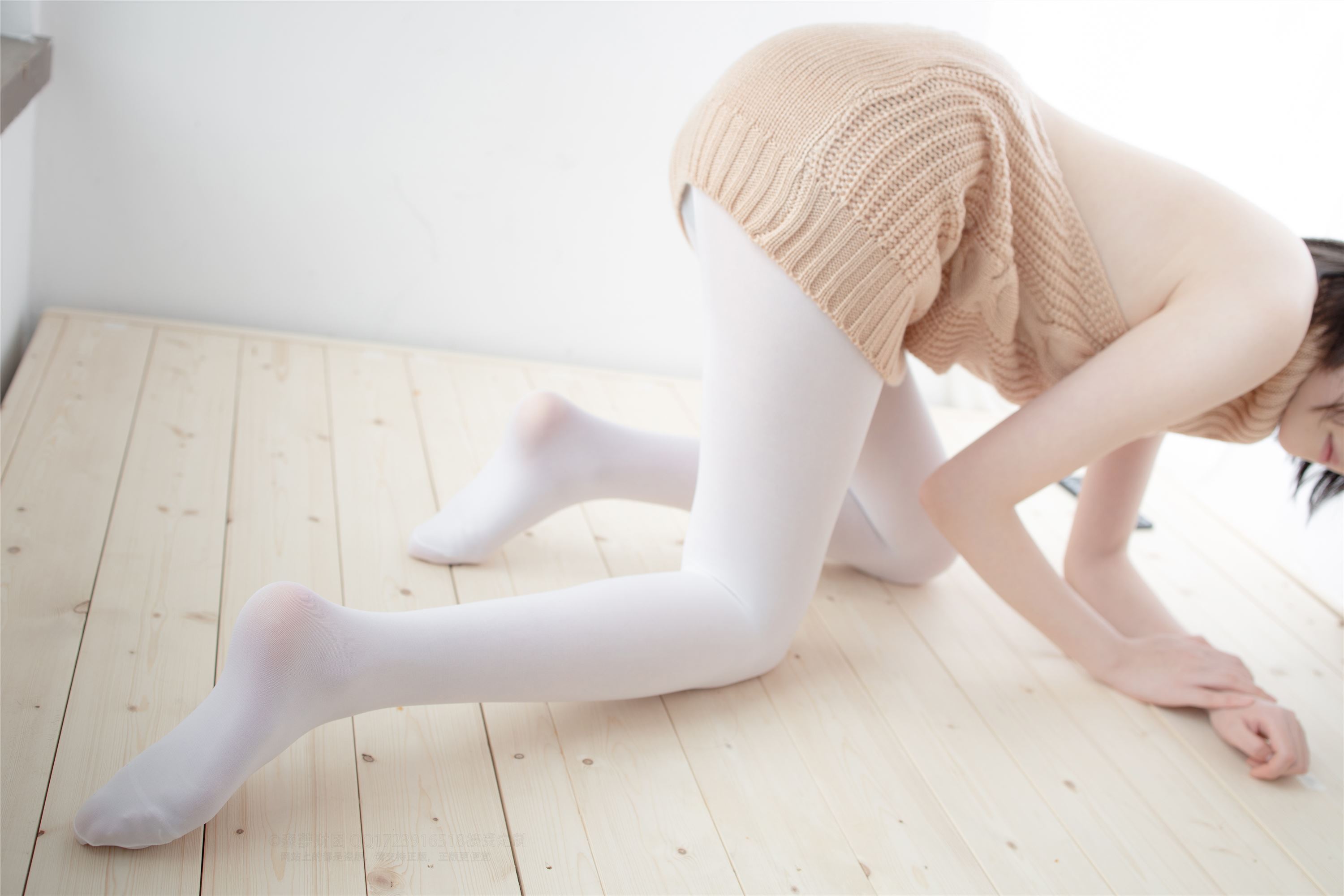 森萝财团萝莉丝足写真 LOVEPLUS-004