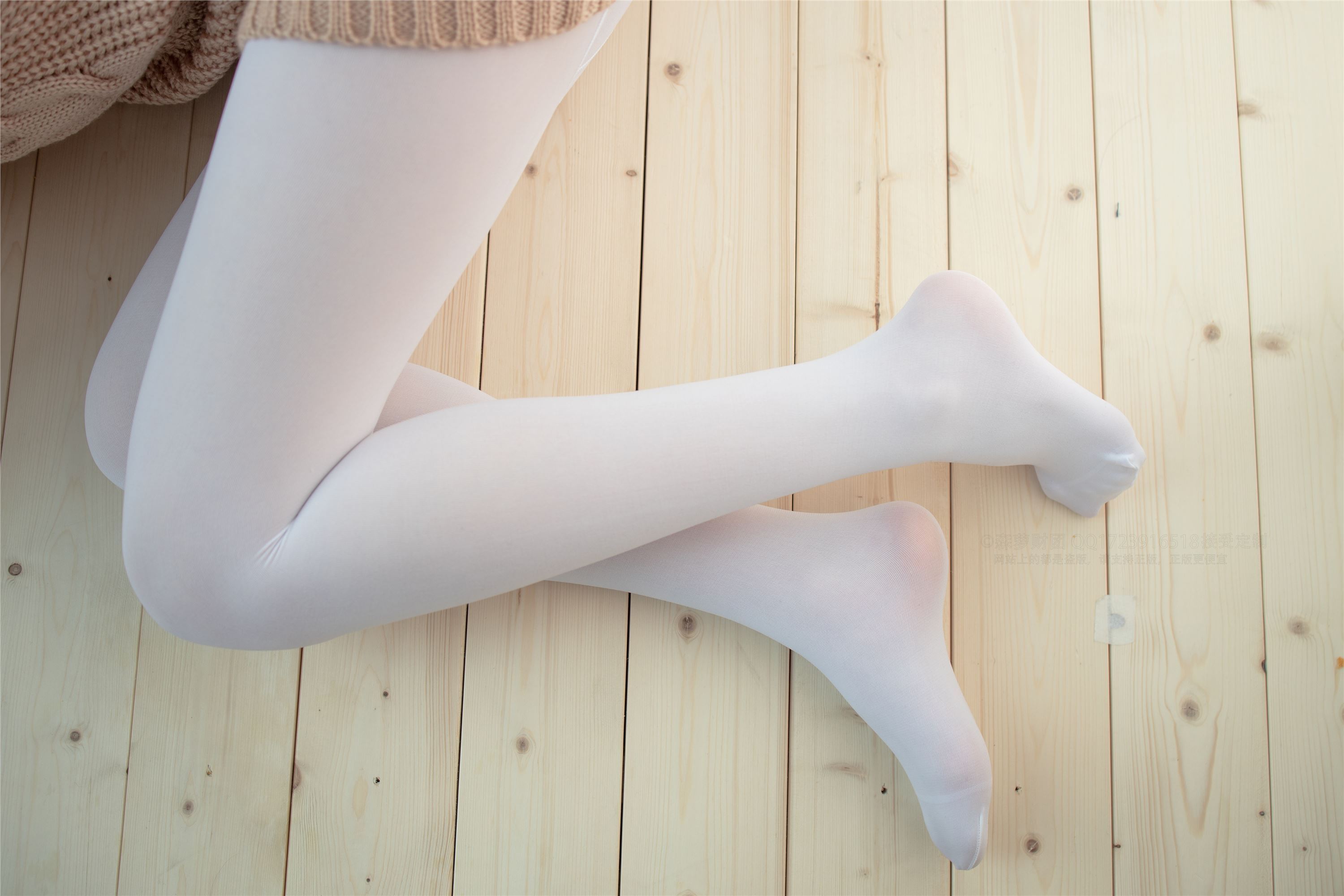 森萝财团萝莉丝足写真 LOVEPLUS-004