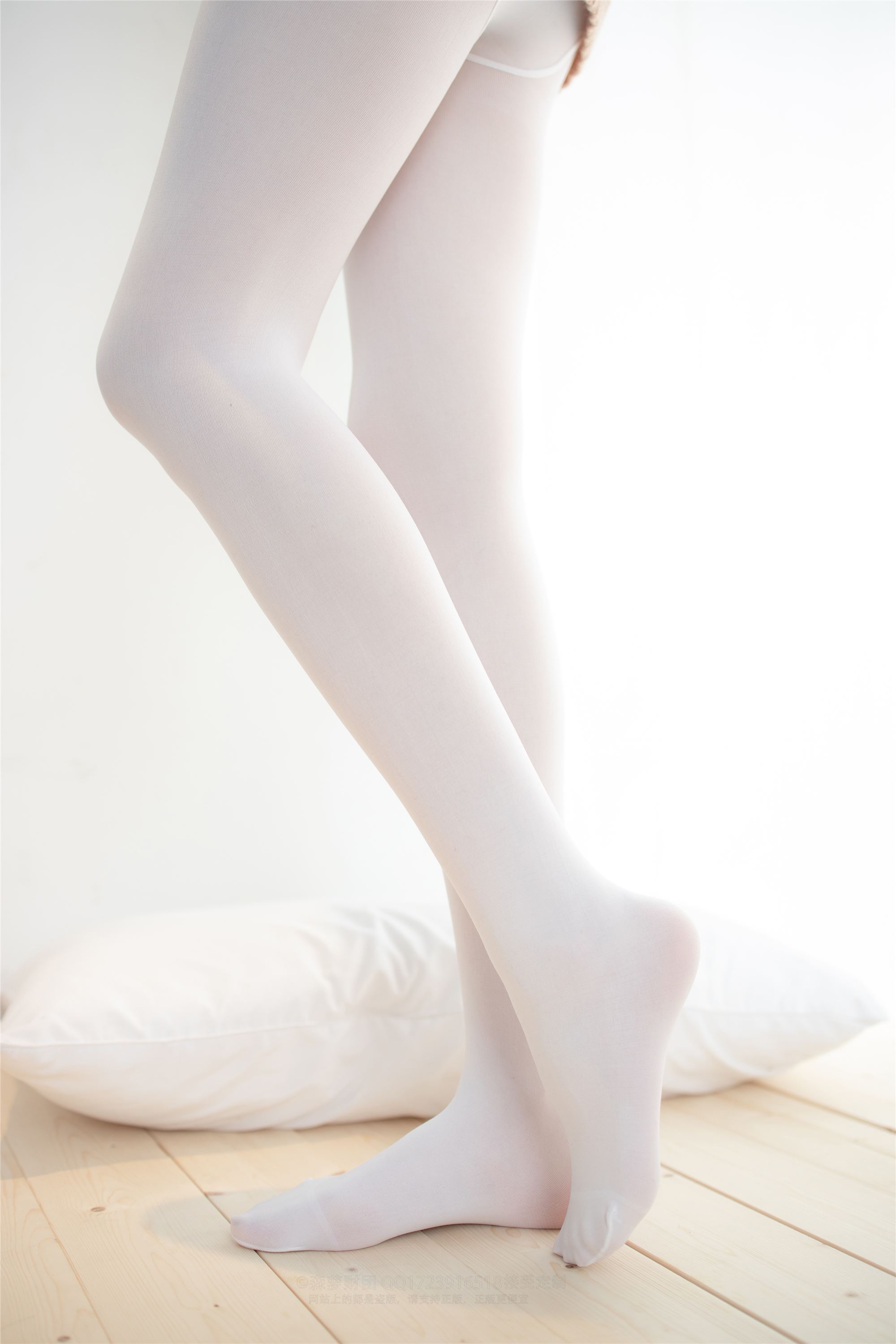 森萝财团萝莉丝足写真 LOVEPLUS-004