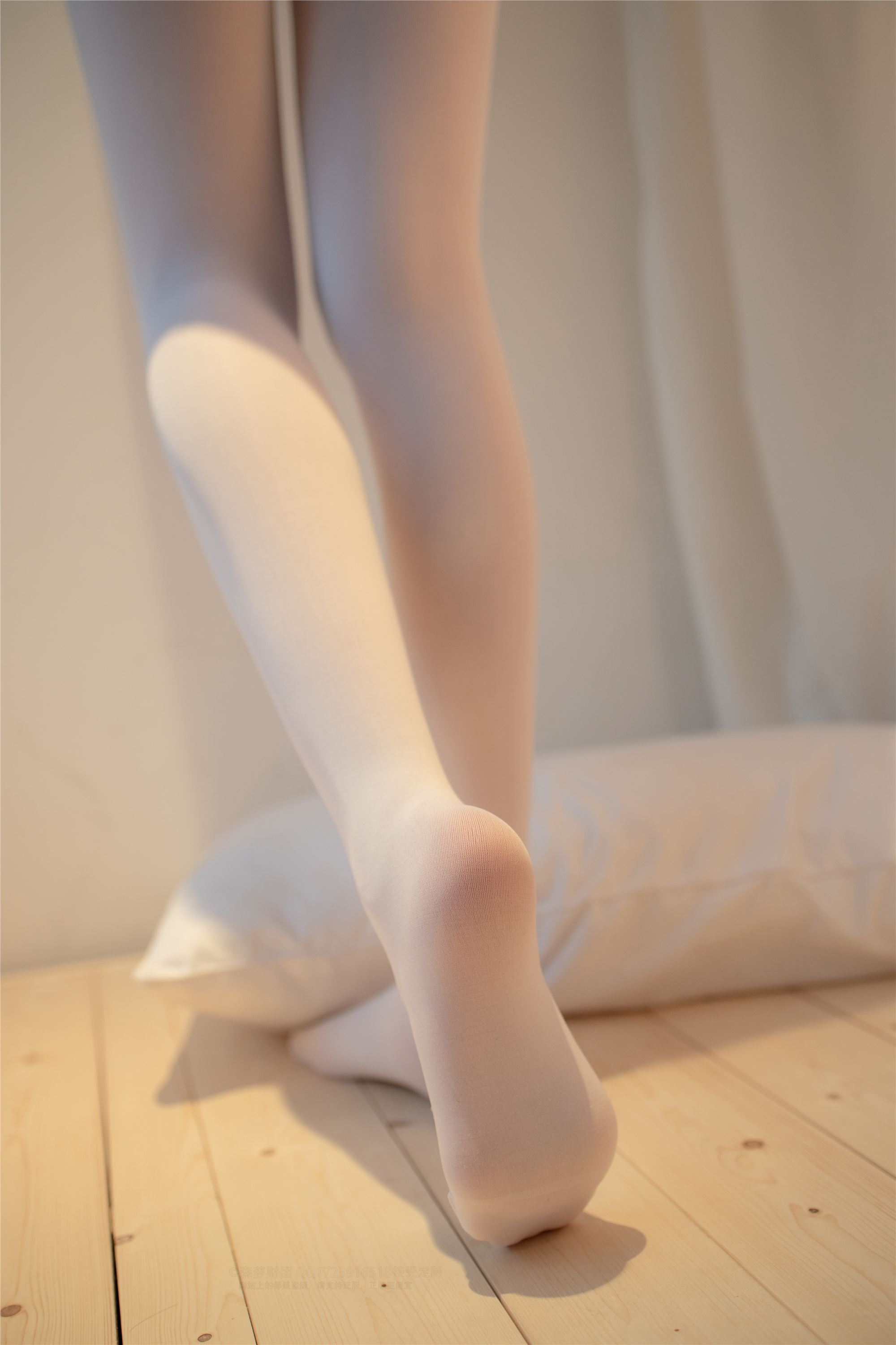 森萝财团萝莉丝足写真 LOVEPLUS-004