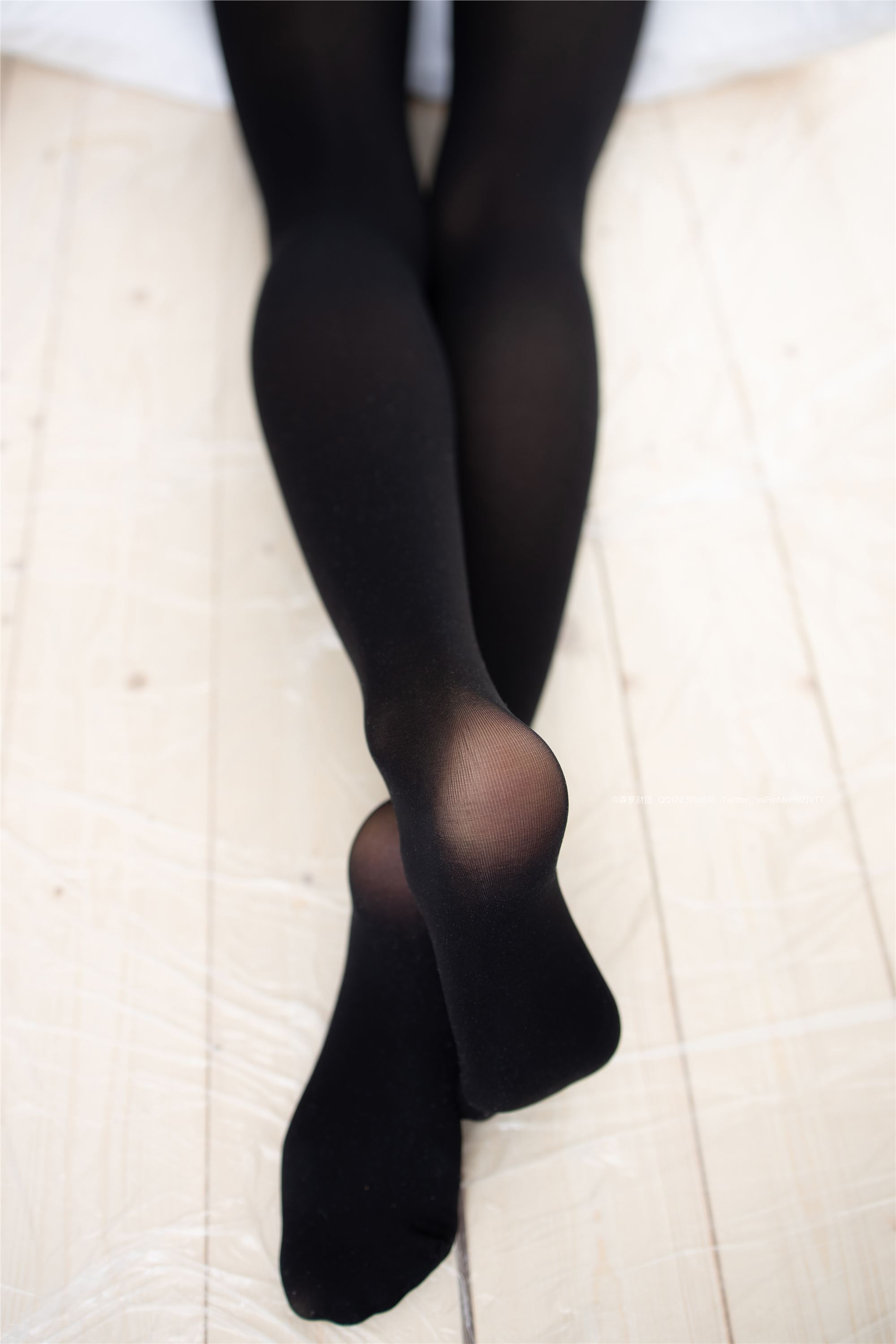 森萝财团萝莉丝足写真 LOVEPLUS-005