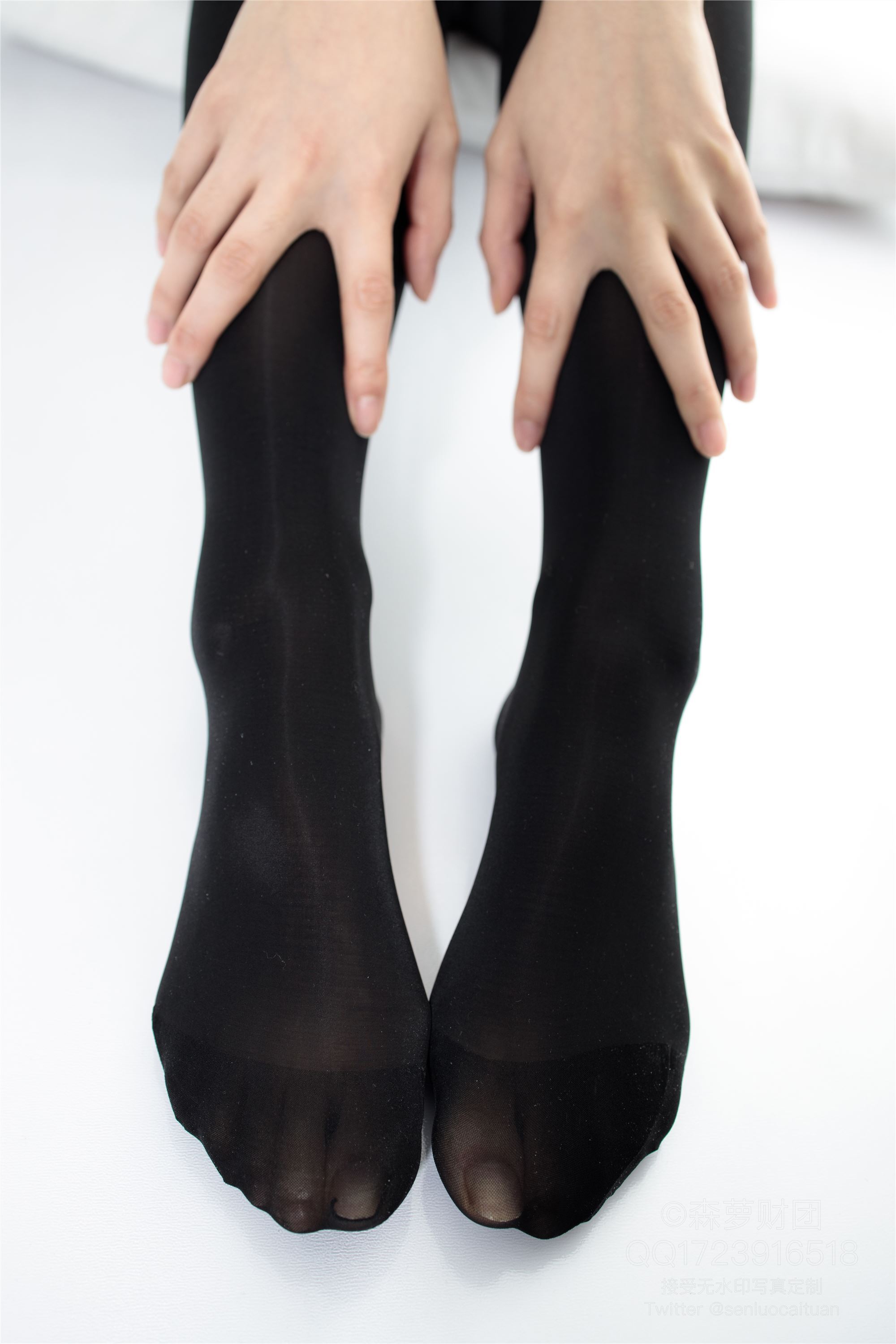 森萝财团萝莉丝足写真 X-058