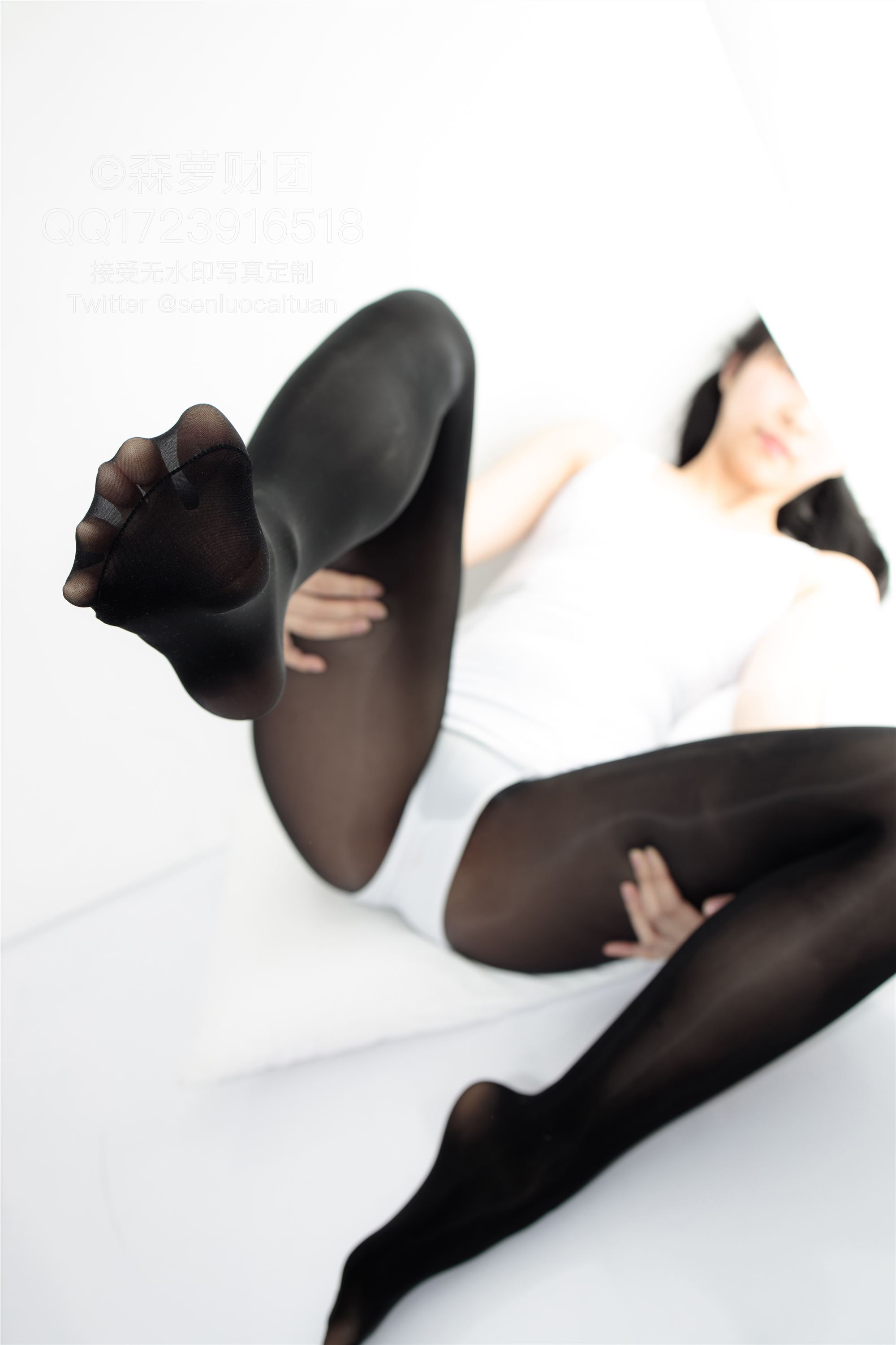 森萝财团萝莉丝足写真 X-058