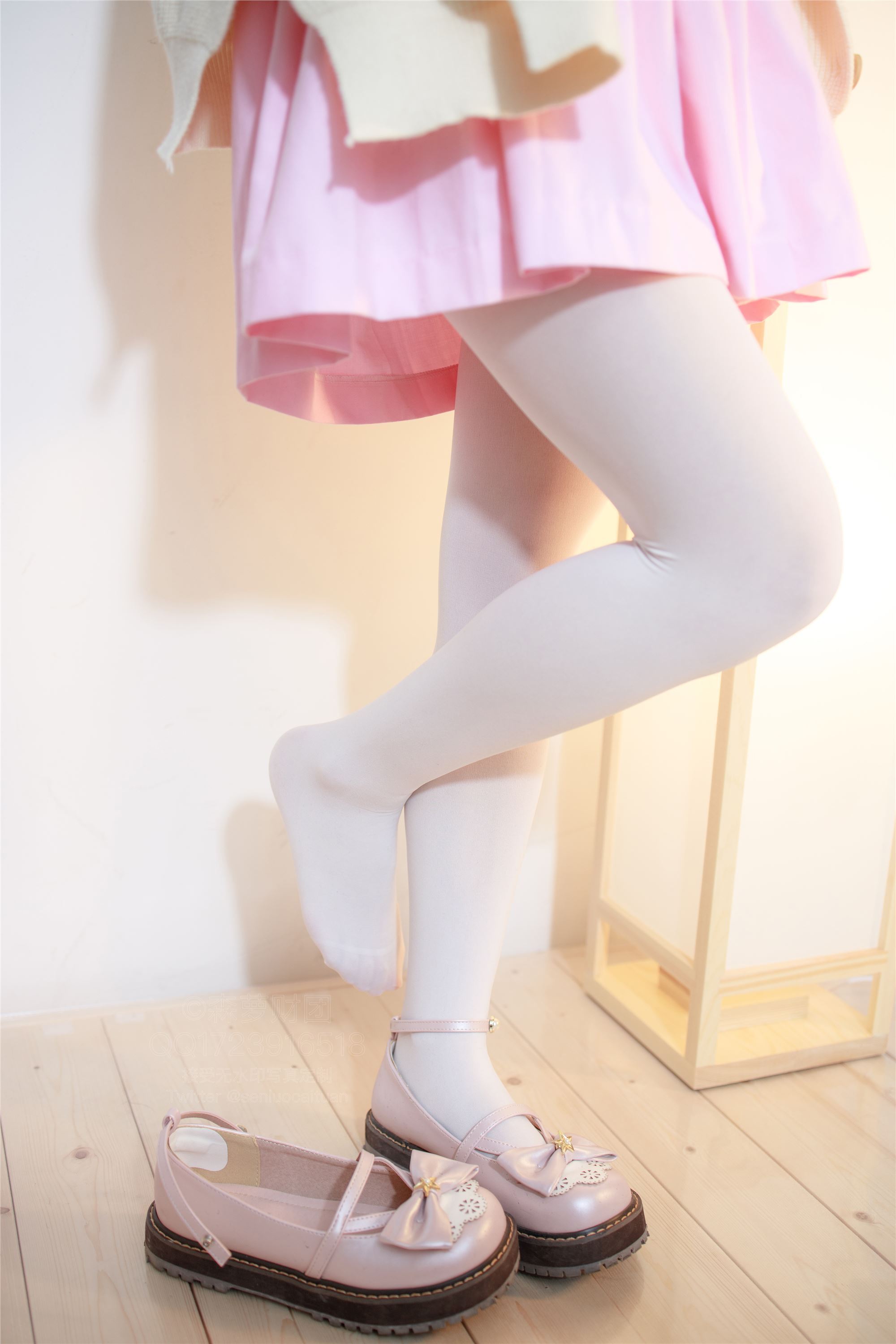 森萝财团萝莉丝足写真 X-059