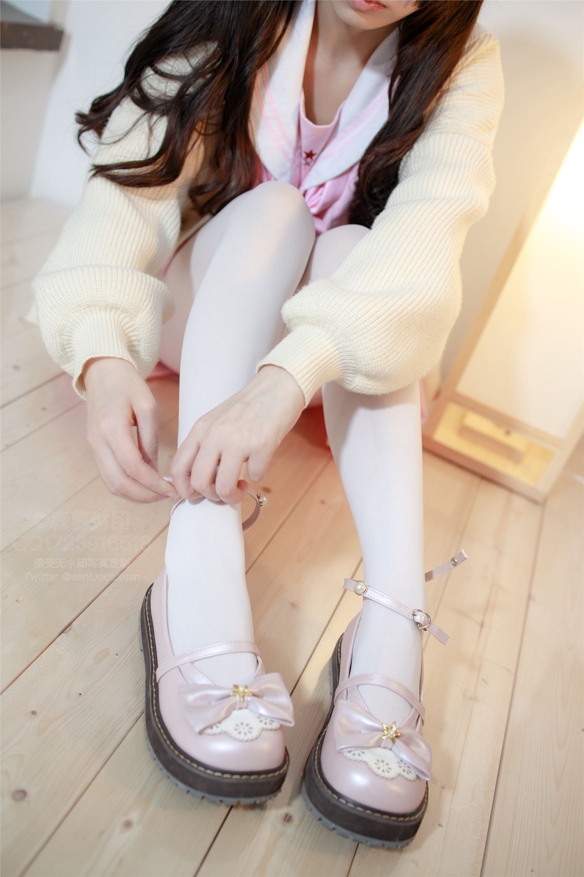 森萝财团萝莉丝足写真 X-059