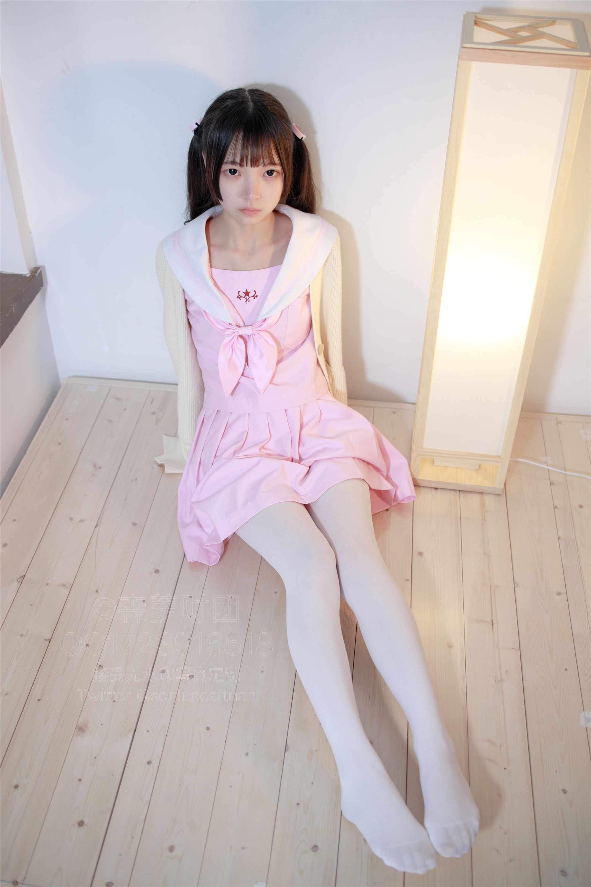 森萝财团萝莉丝足写真 X-059