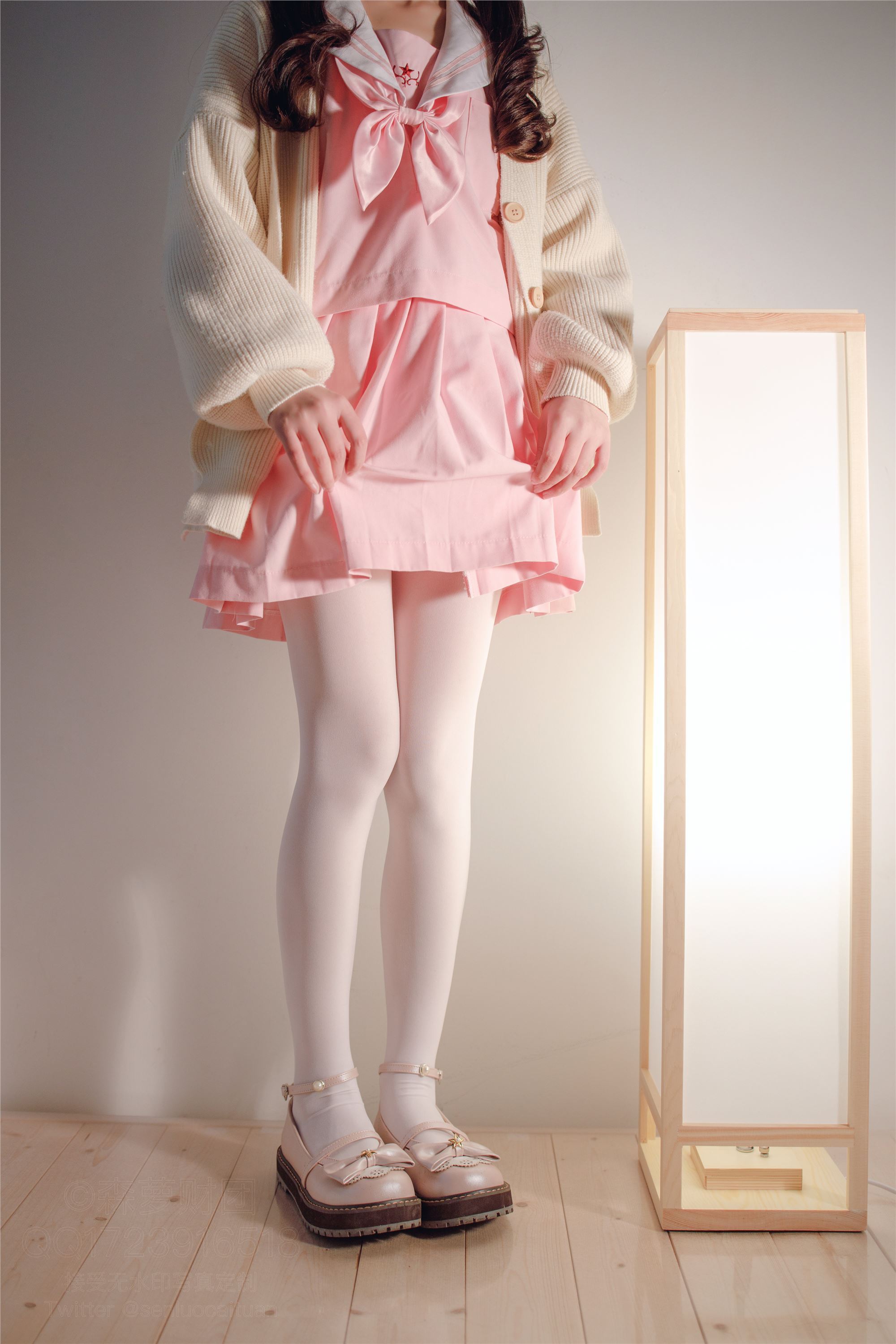 森萝财团萝莉丝足写真 X-059