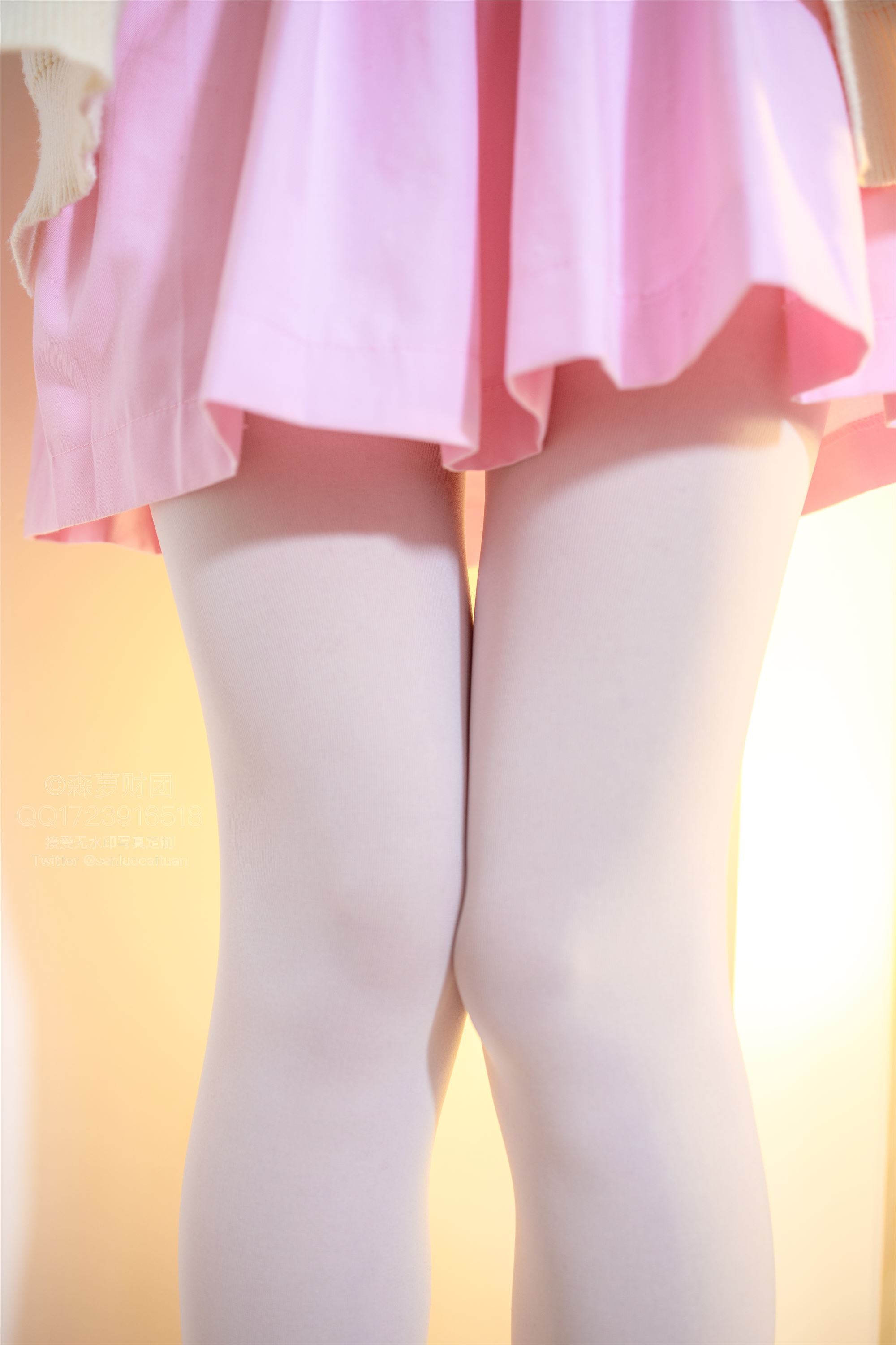 森萝财团萝莉丝足写真 X-059