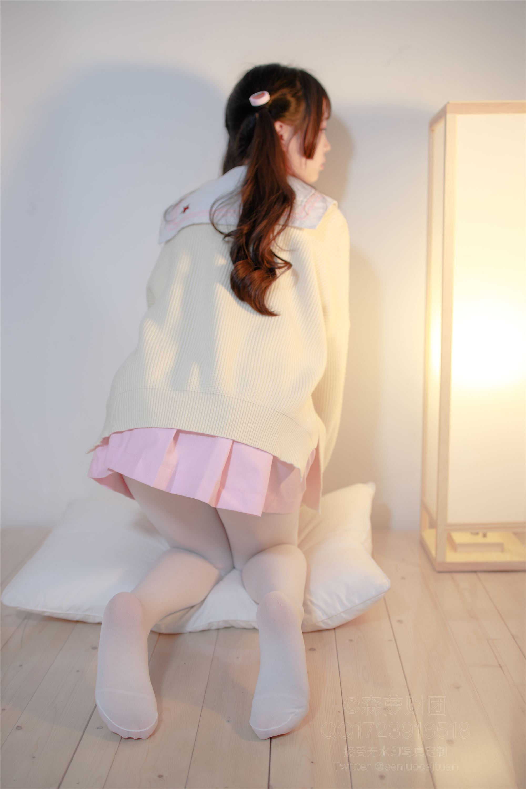 森萝财团萝莉丝足写真 X-059