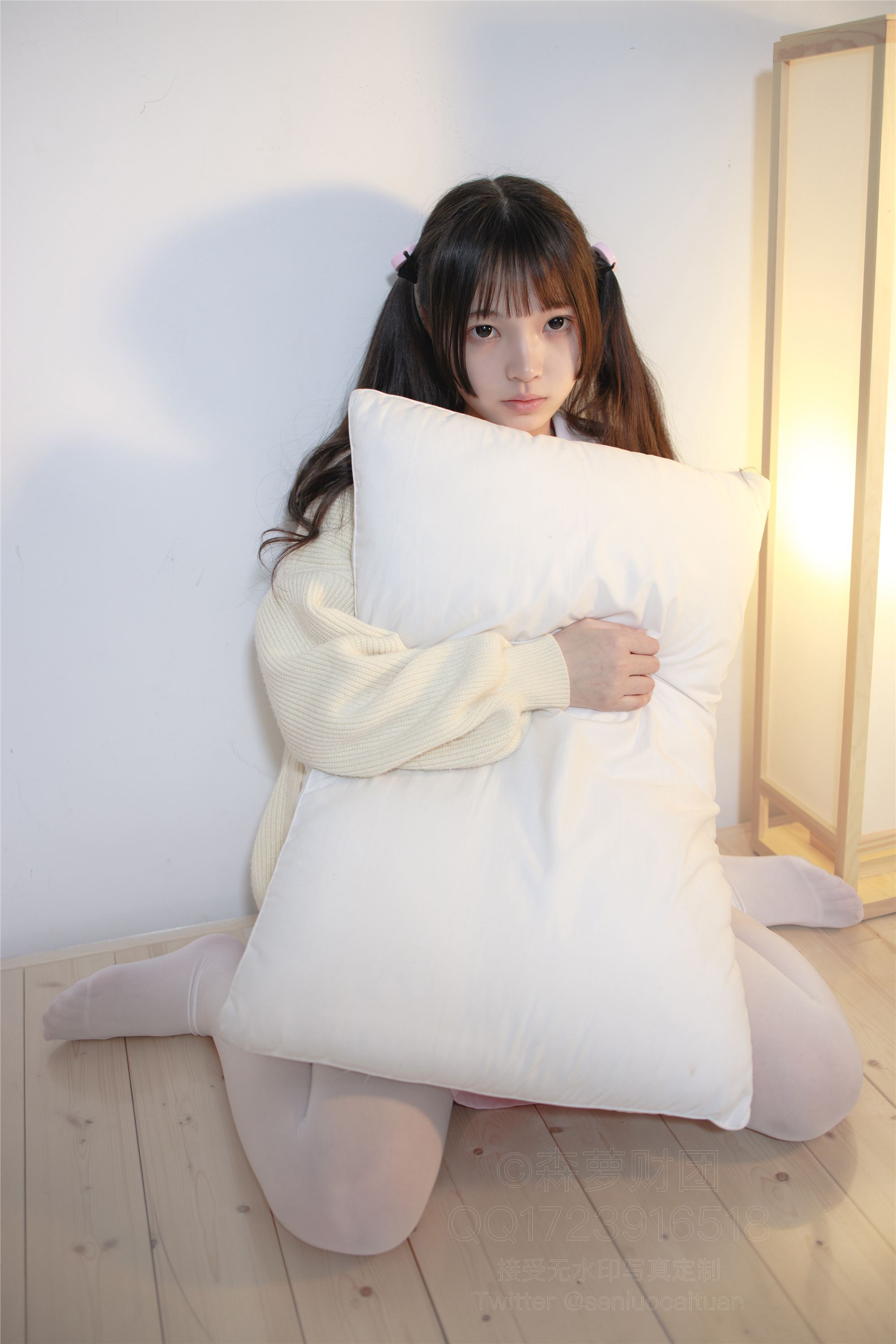 森萝财团萝莉丝足写真 X-059