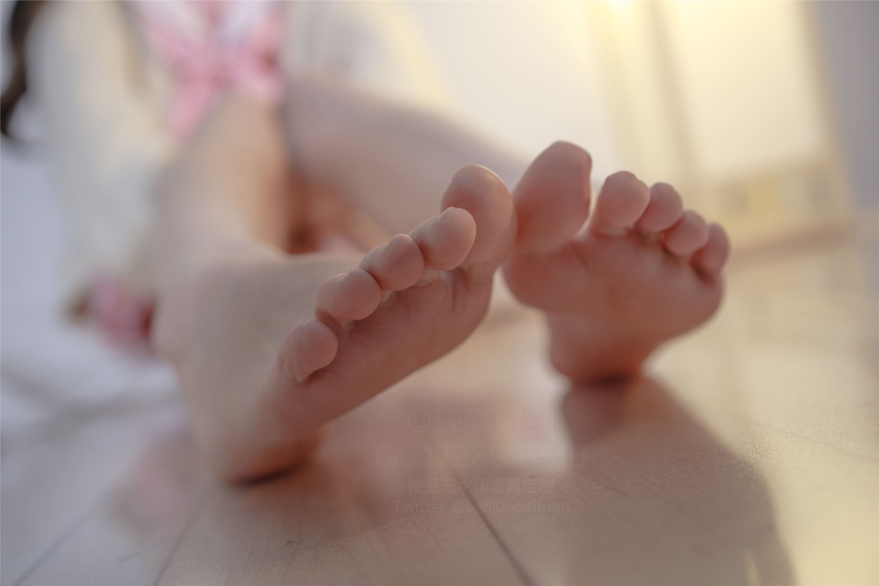 森萝财团萝莉丝足写真 X-059