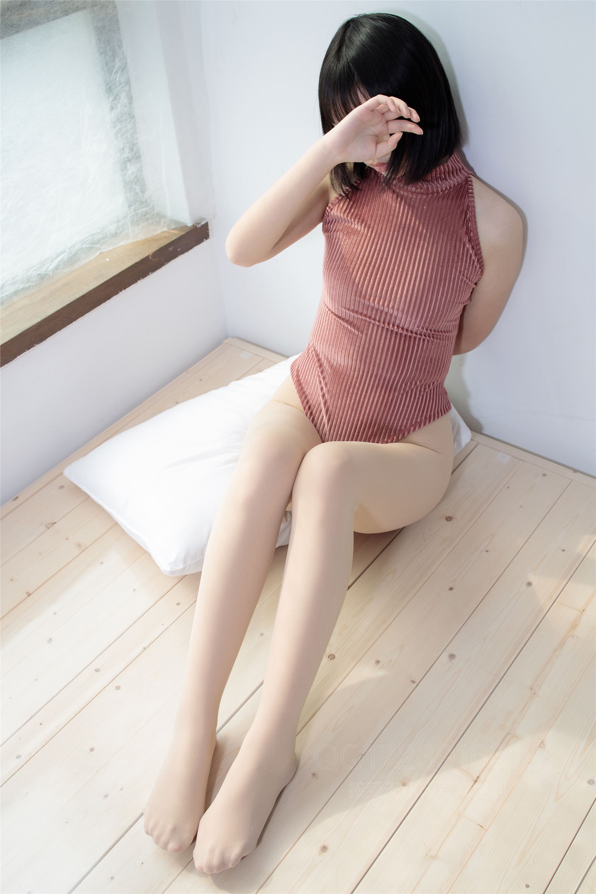 森萝财团萝莉丝足写真 X-060