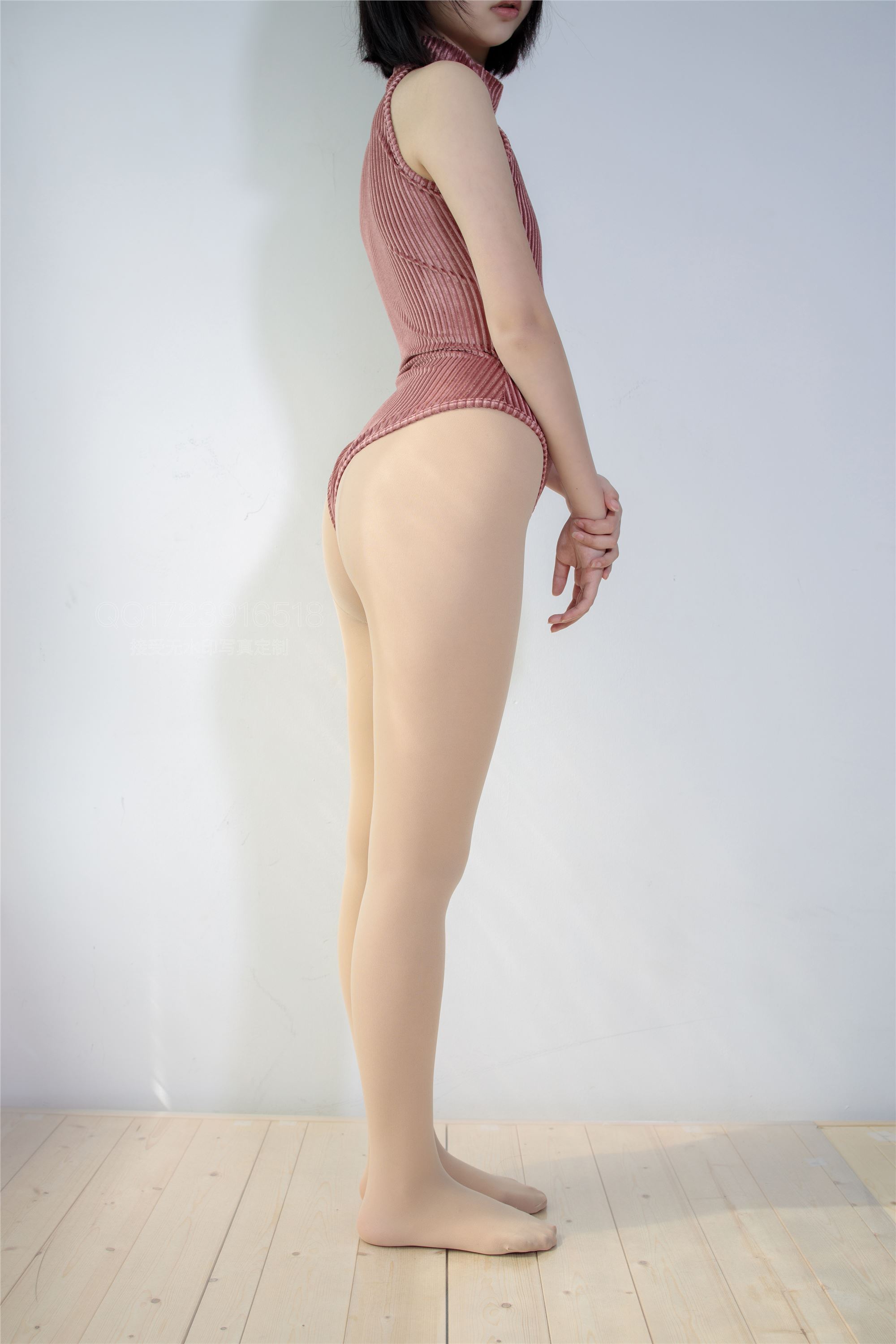 森萝财团萝莉丝足写真 X-060