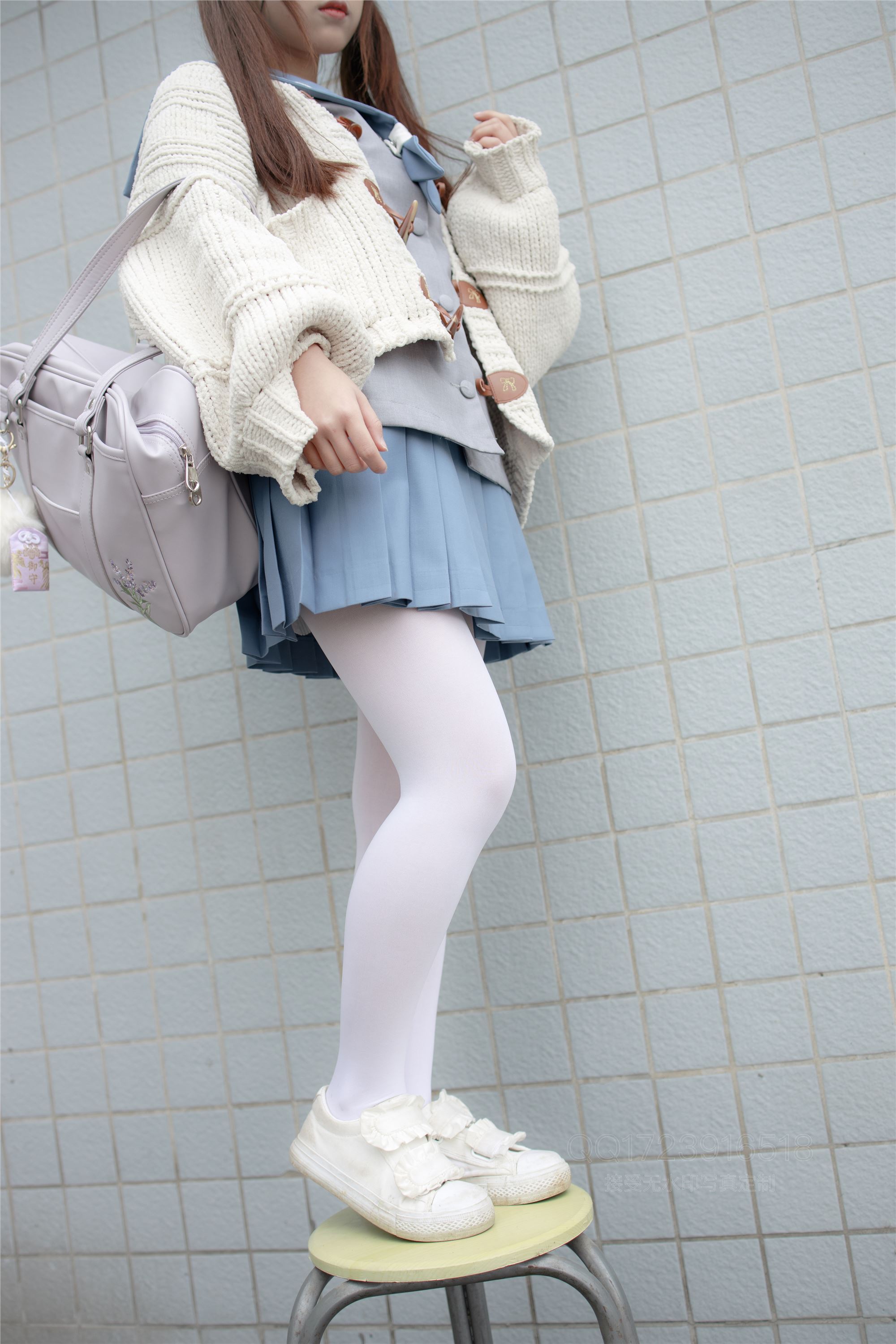 森萝财团萝莉丝足写真 X-061