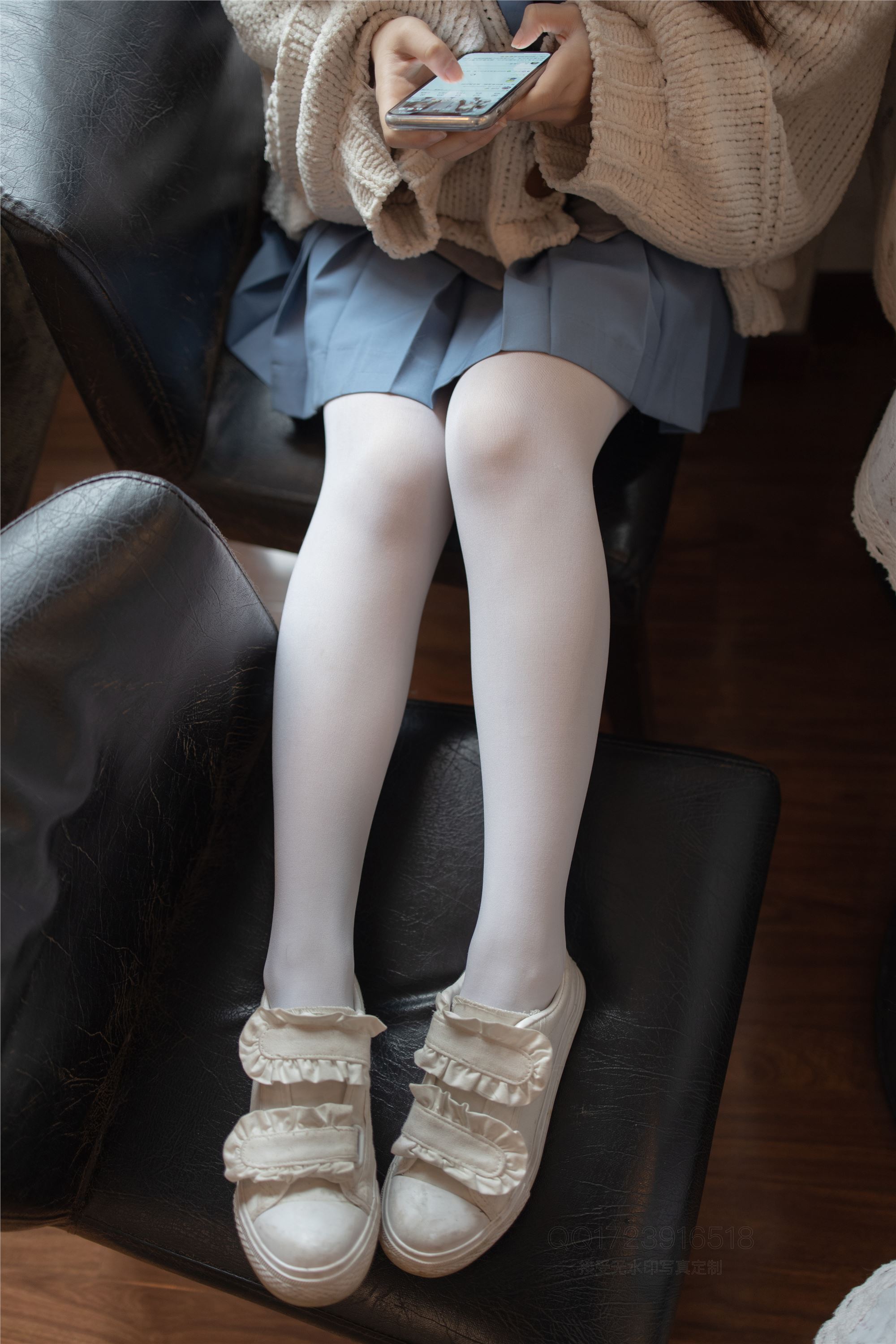 森萝财团萝莉丝足写真 X-061