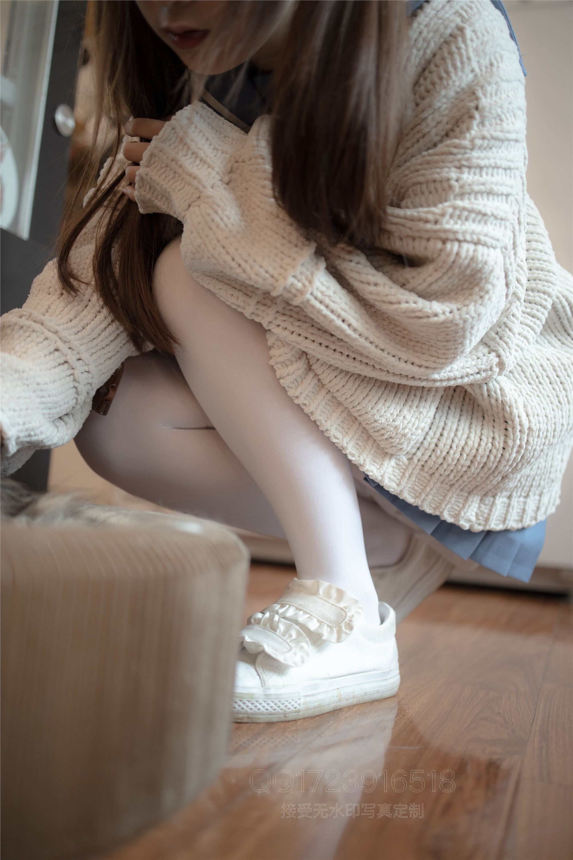 森萝财团萝莉丝足写真 X-061