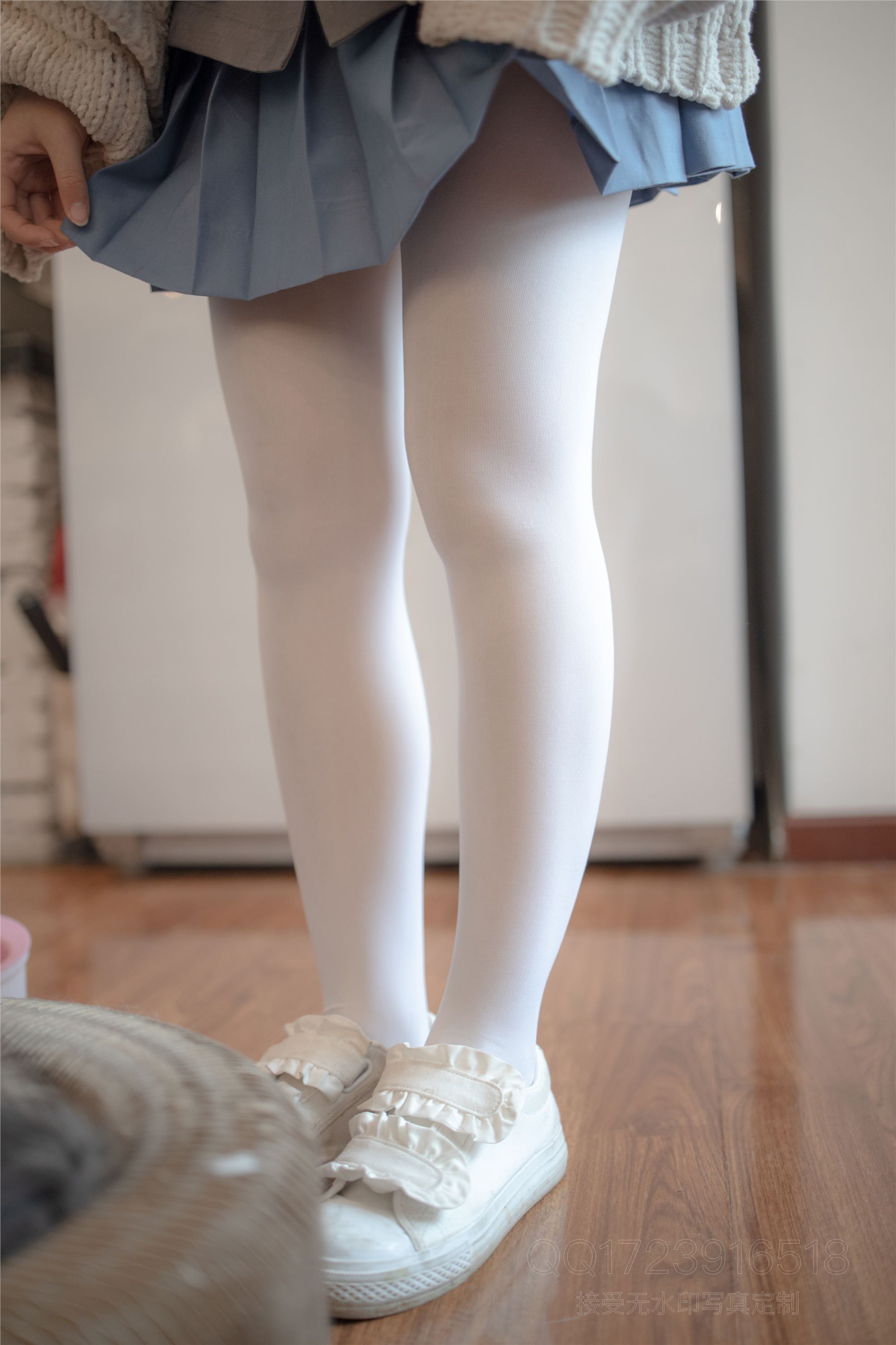 森萝财团萝莉丝足写真 X-061